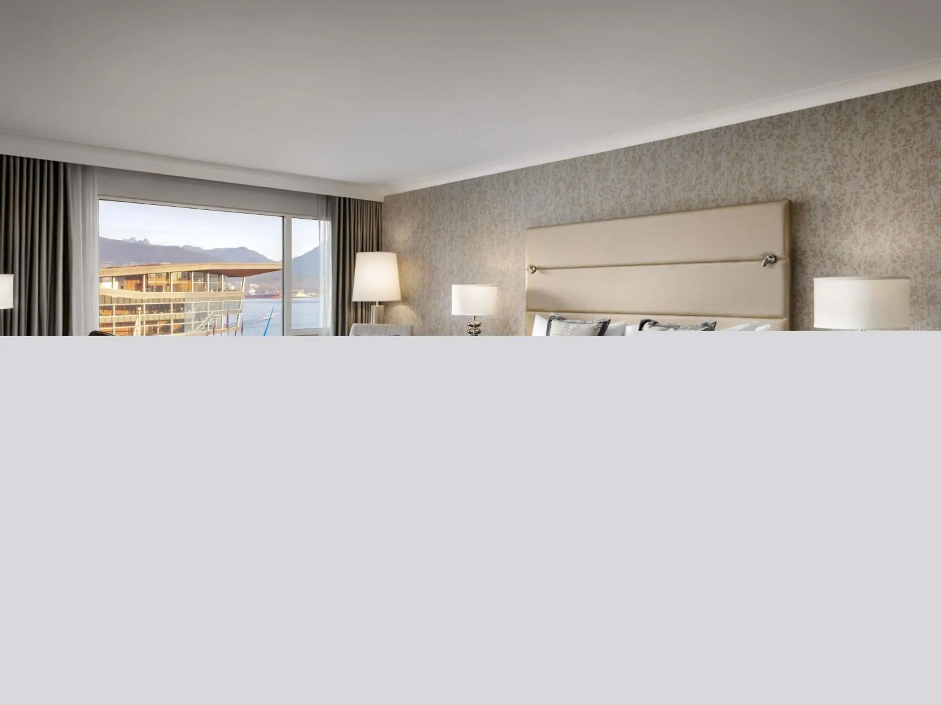 Bedroom in Fairmont Waterfront Bedroom in Fairmont Waterfront