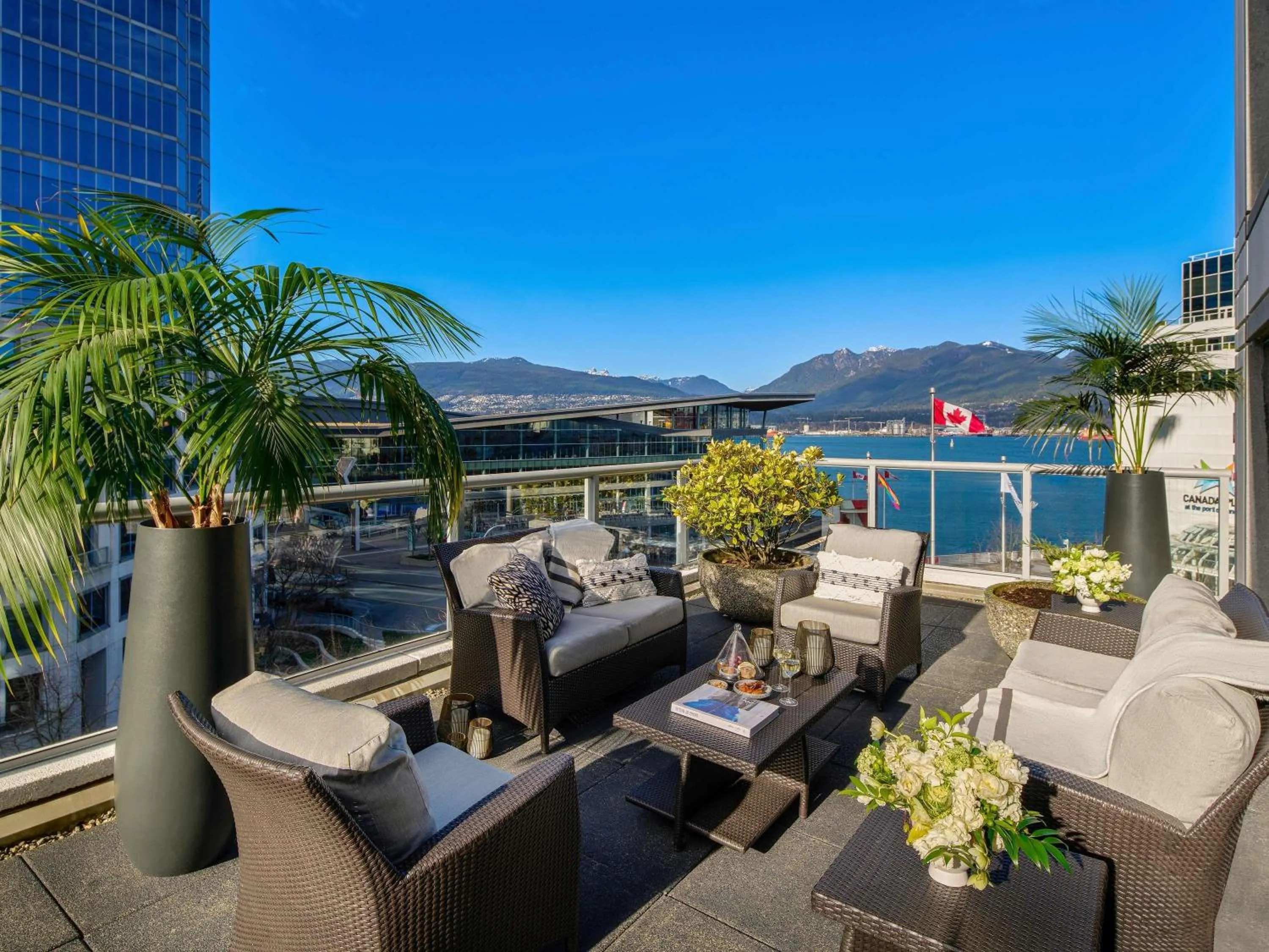 Bedroom in Fairmont Waterfront