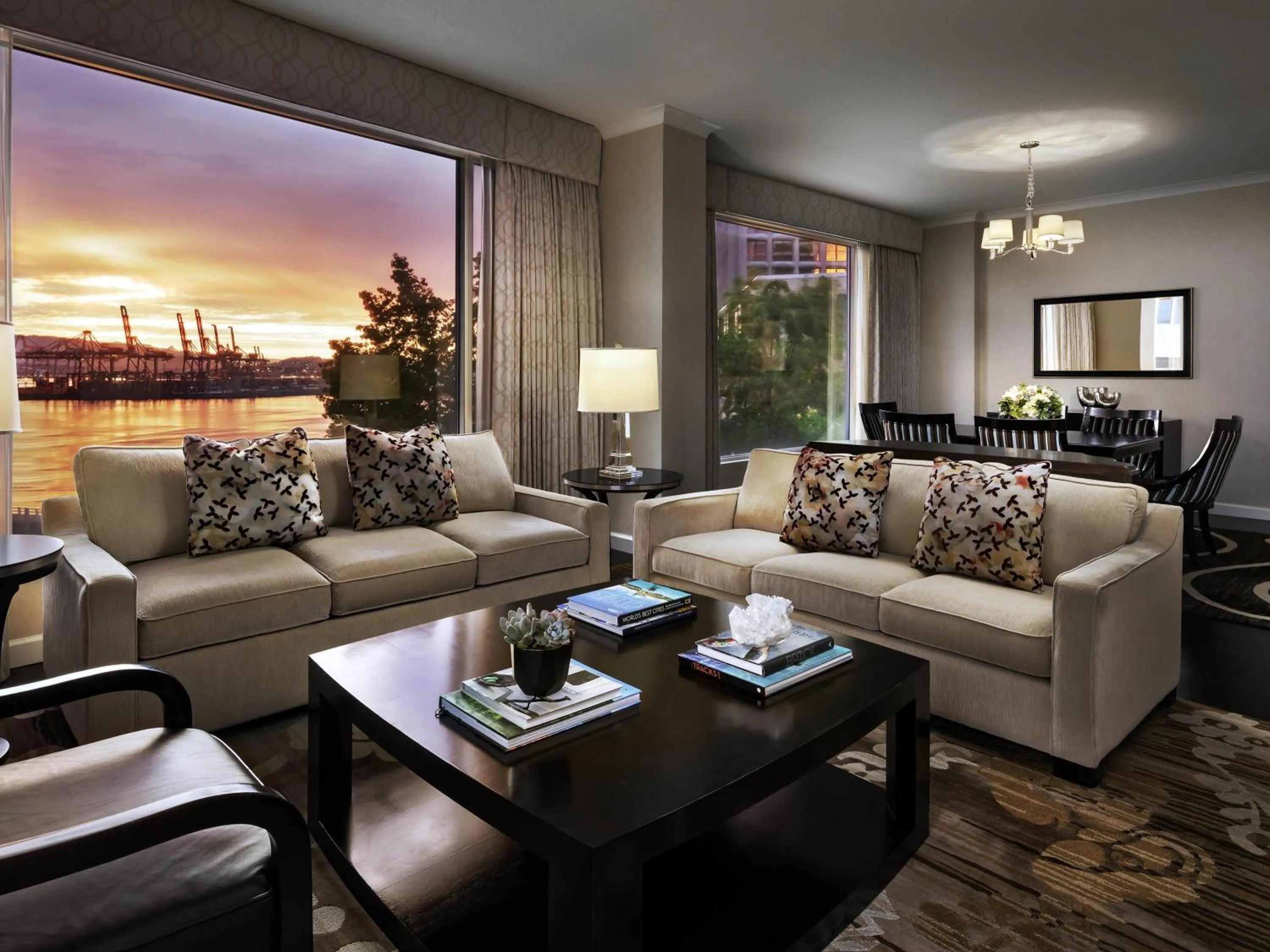 Photo of the whole room in Fairmont Waterfront