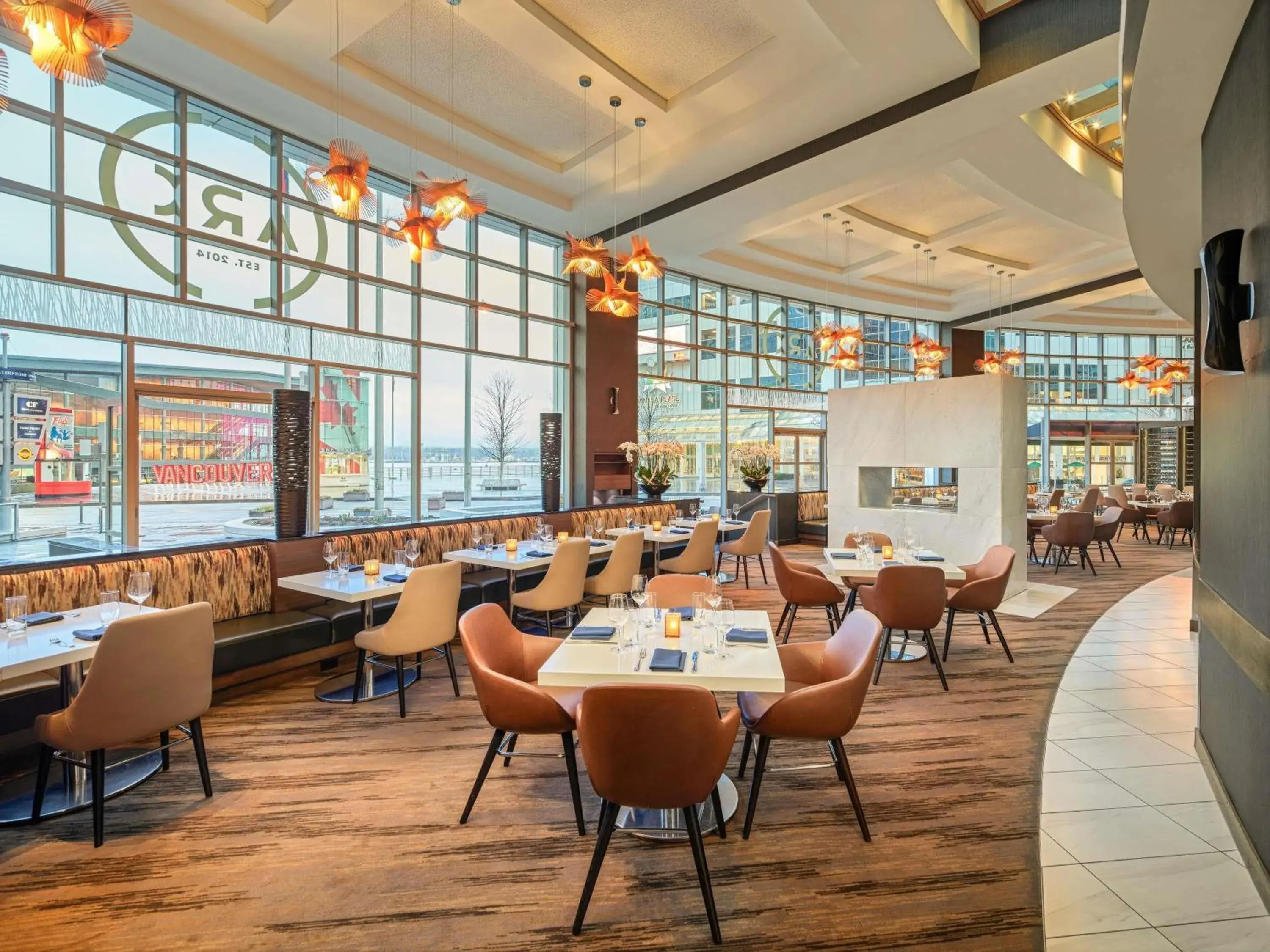 Restaurant/places to eat in Fairmont Waterfront Restaurant/places to eat in Fairmont Waterfront
