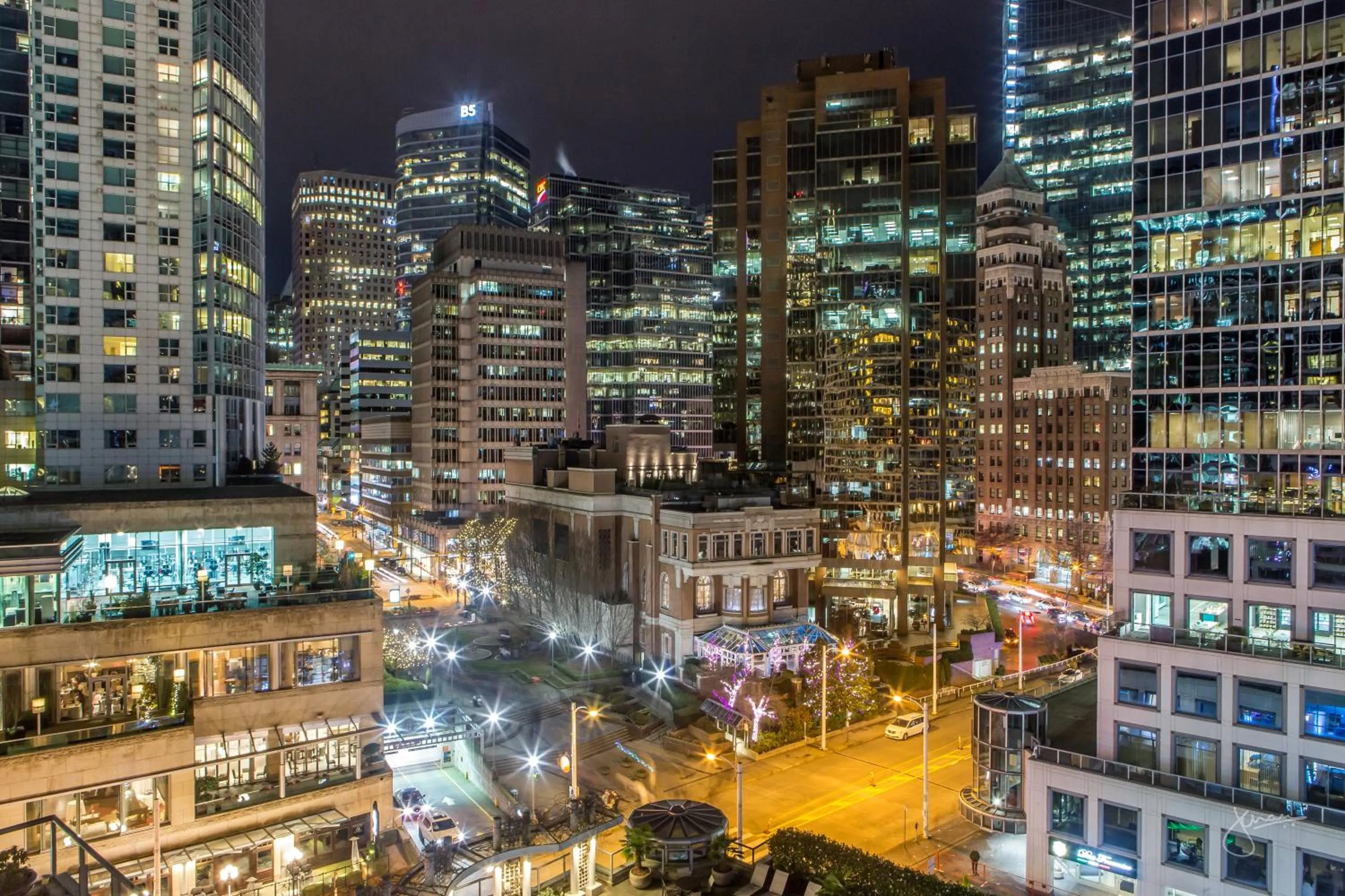 City view in Fairmont Waterfront