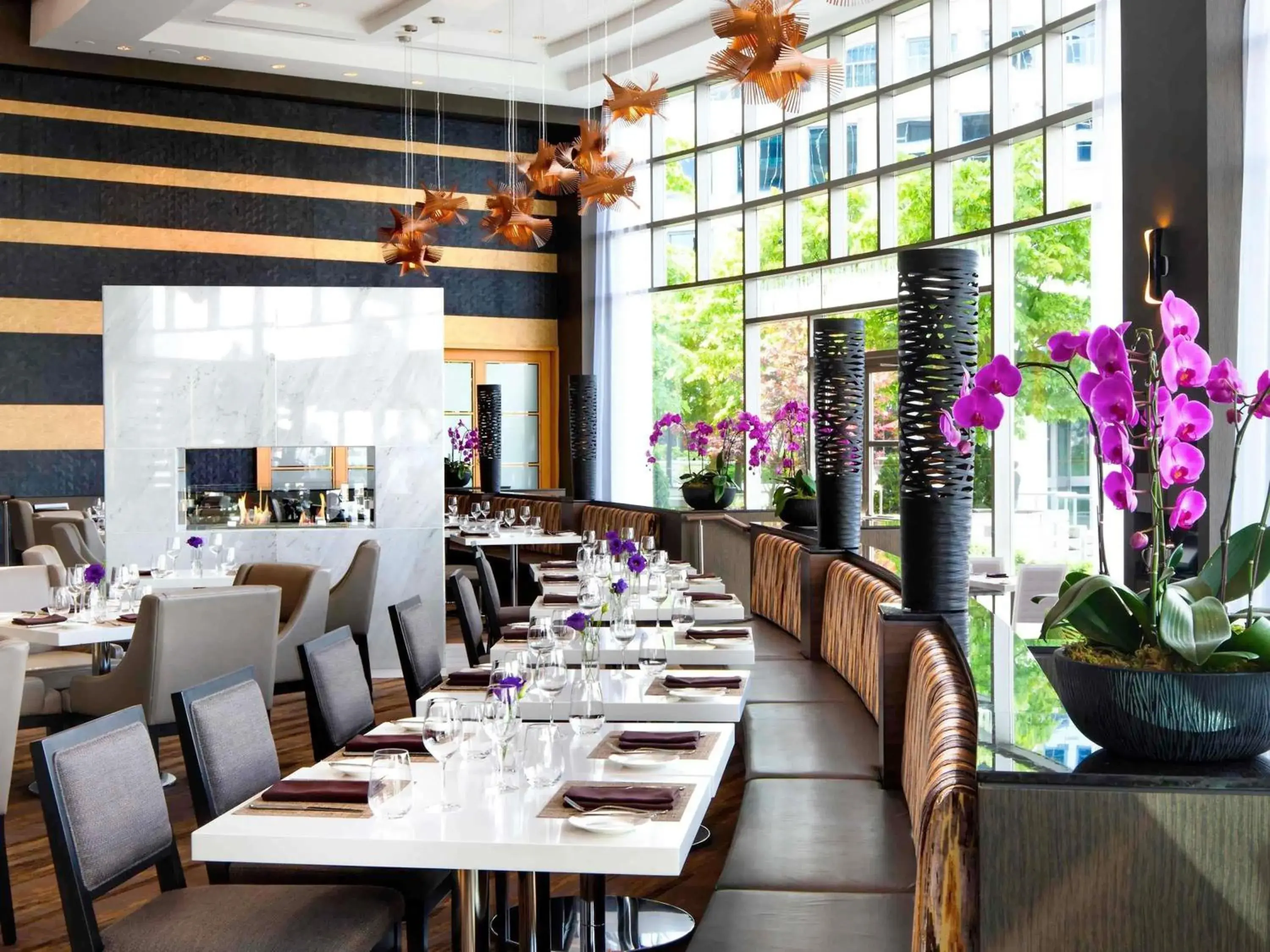 Restaurant/places to eat in Fairmont Waterfront Restaurant/places to eat in Fairmont Waterfront