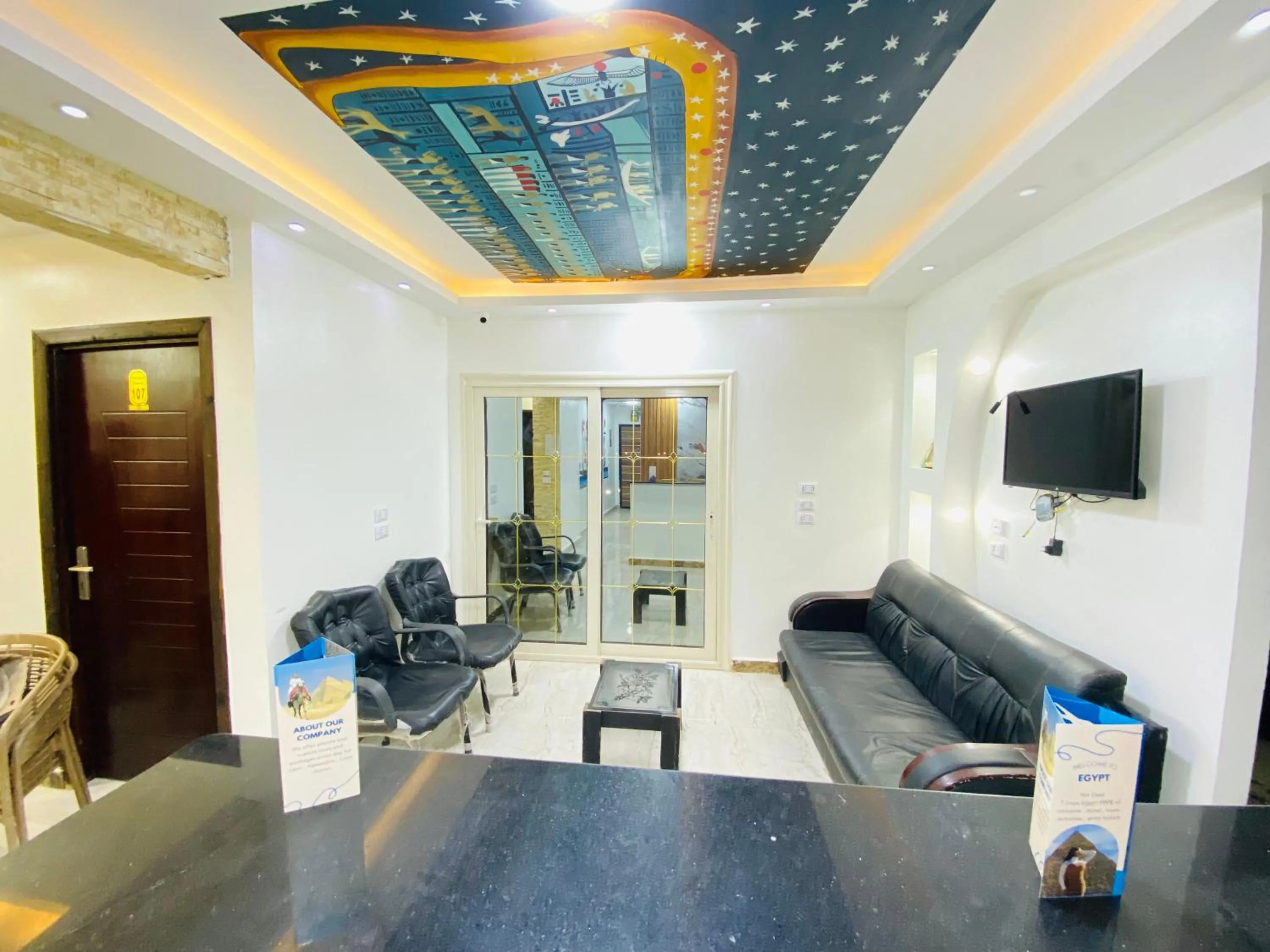 TV and multimedia in Pyramids Gardens Boutique Hotel New pyramids Gate