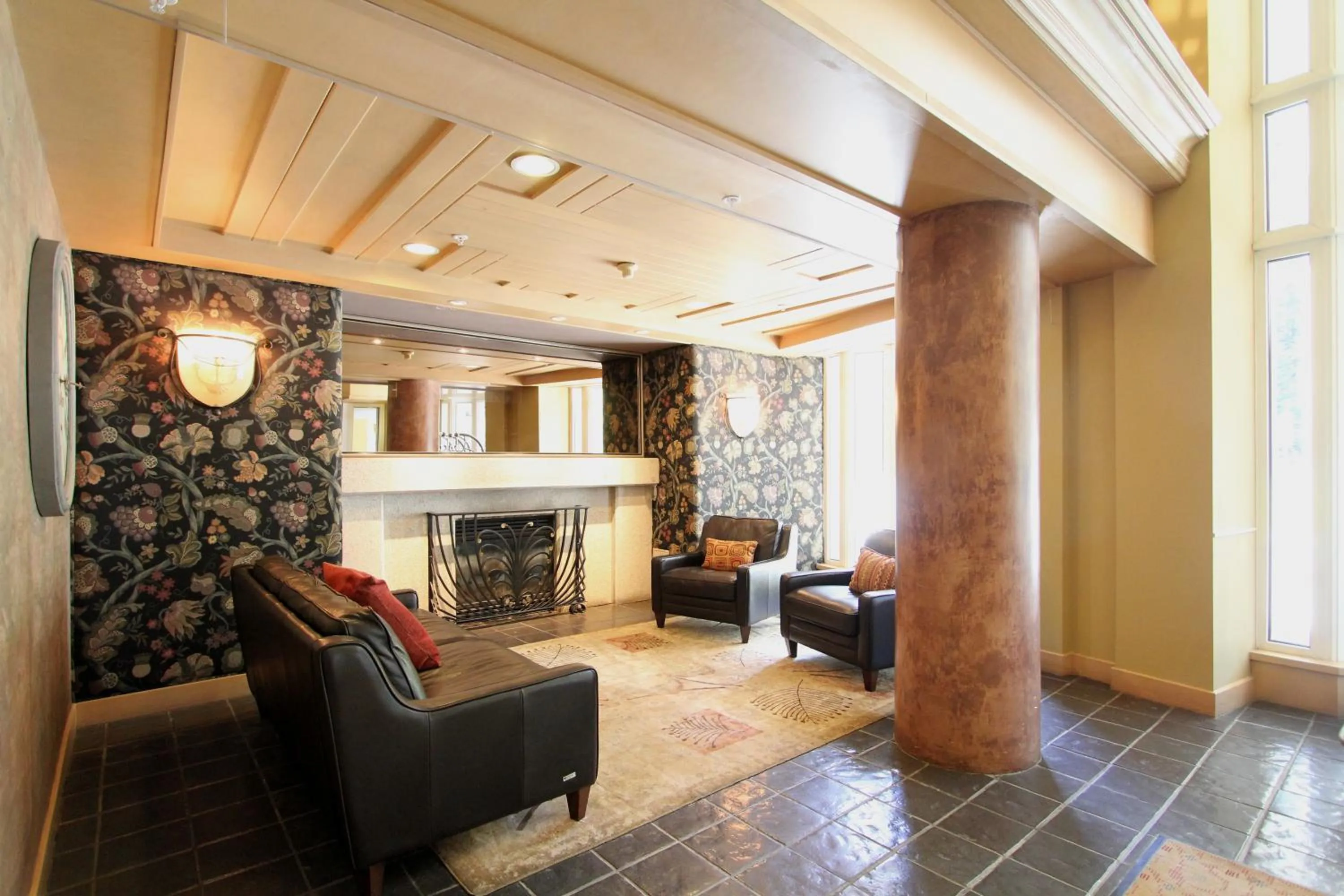 Lobby or reception in Le Chamois by Whistler Premier