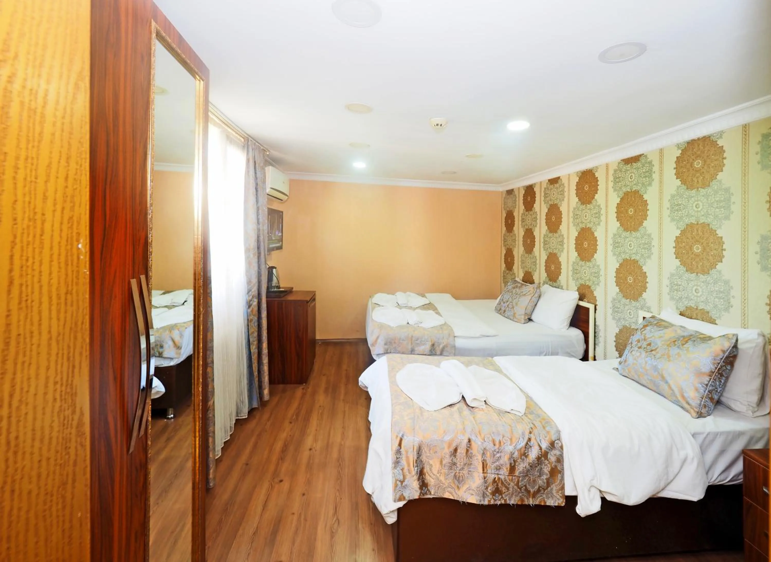Bedroom, Bed in RENOVA hOTEL FATİH