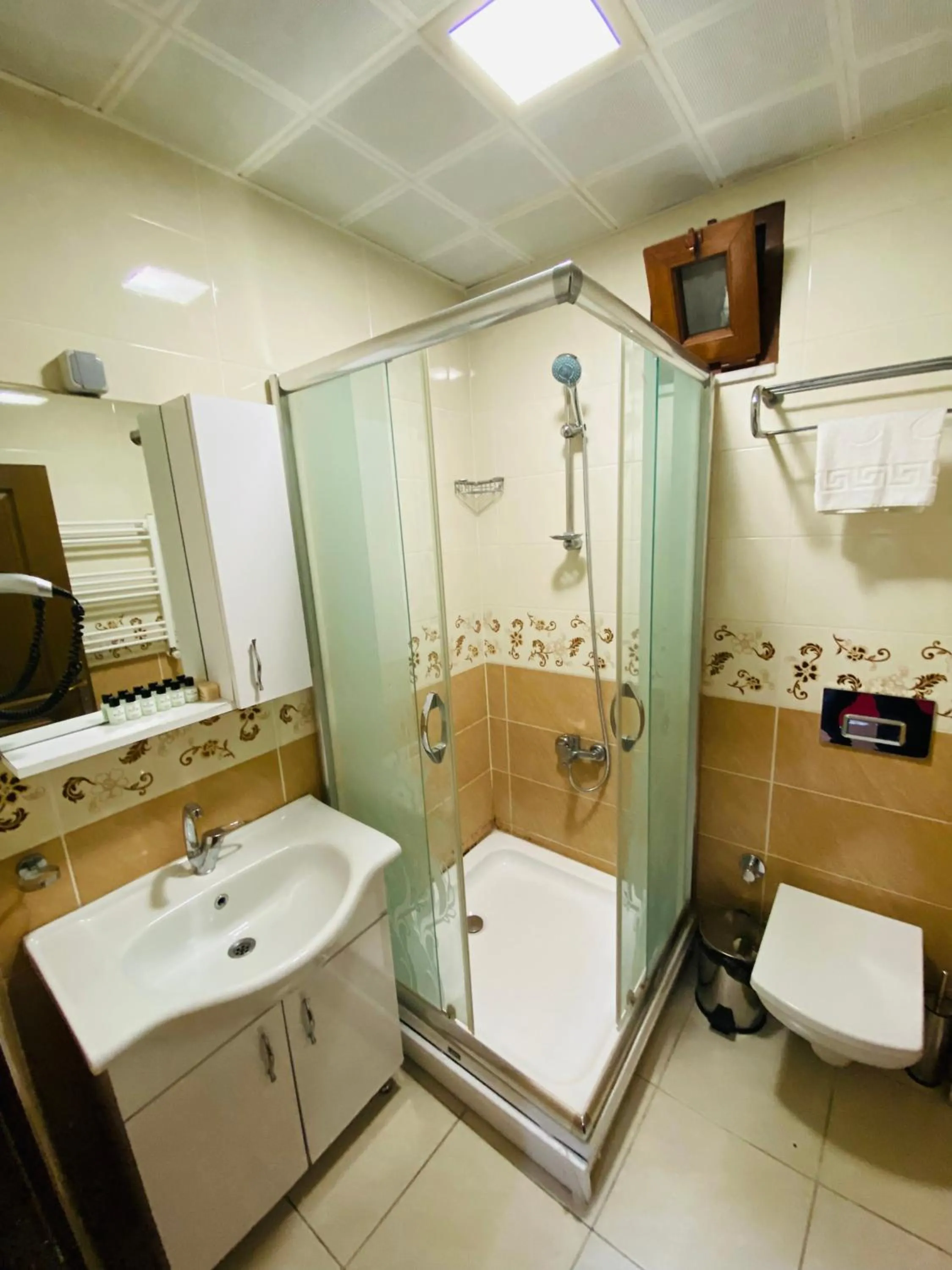 Bathroom in RENOVA hOTEL FATİH