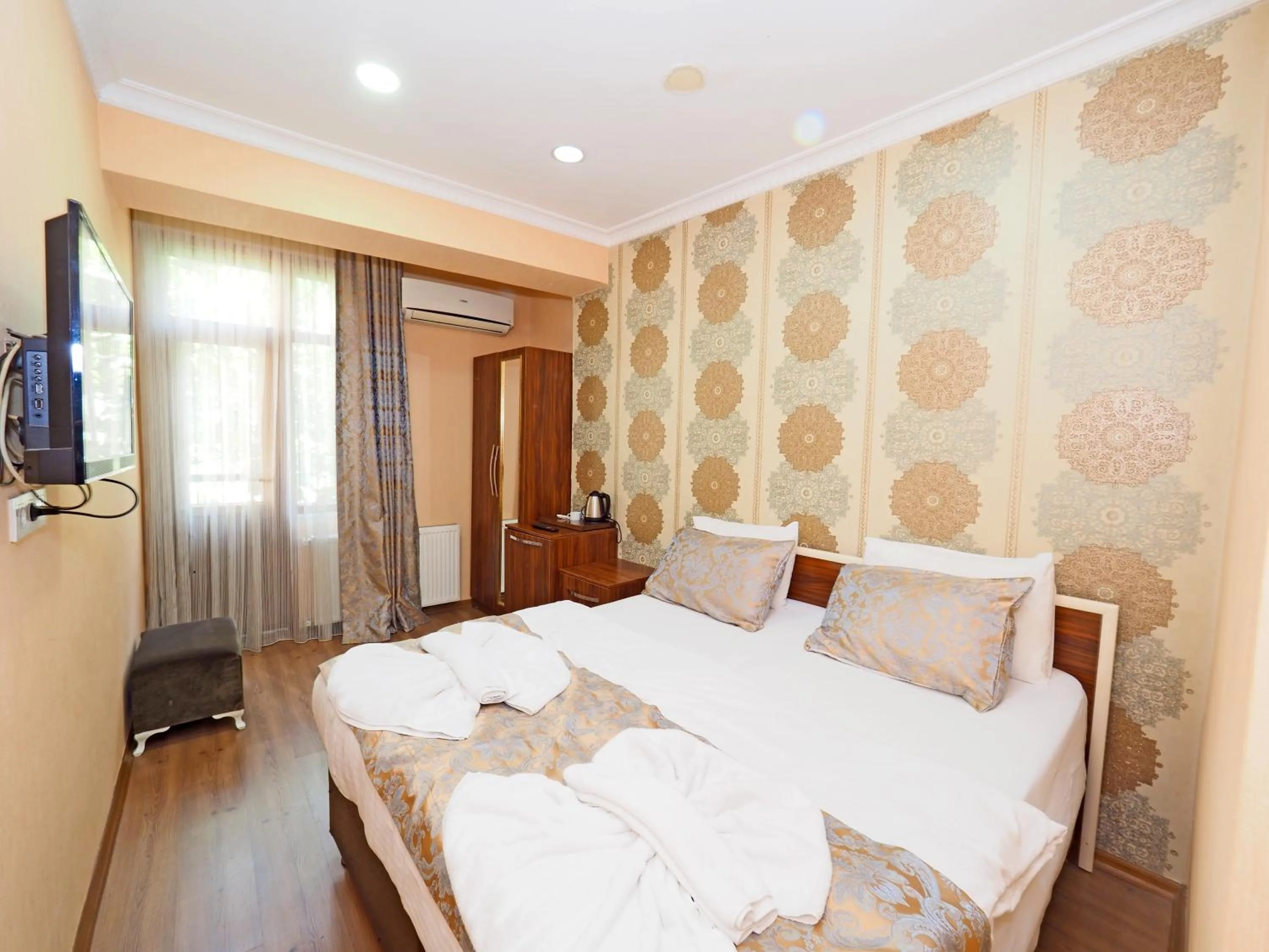 Bedroom, Bed in RENOVA hOTEL FATİH