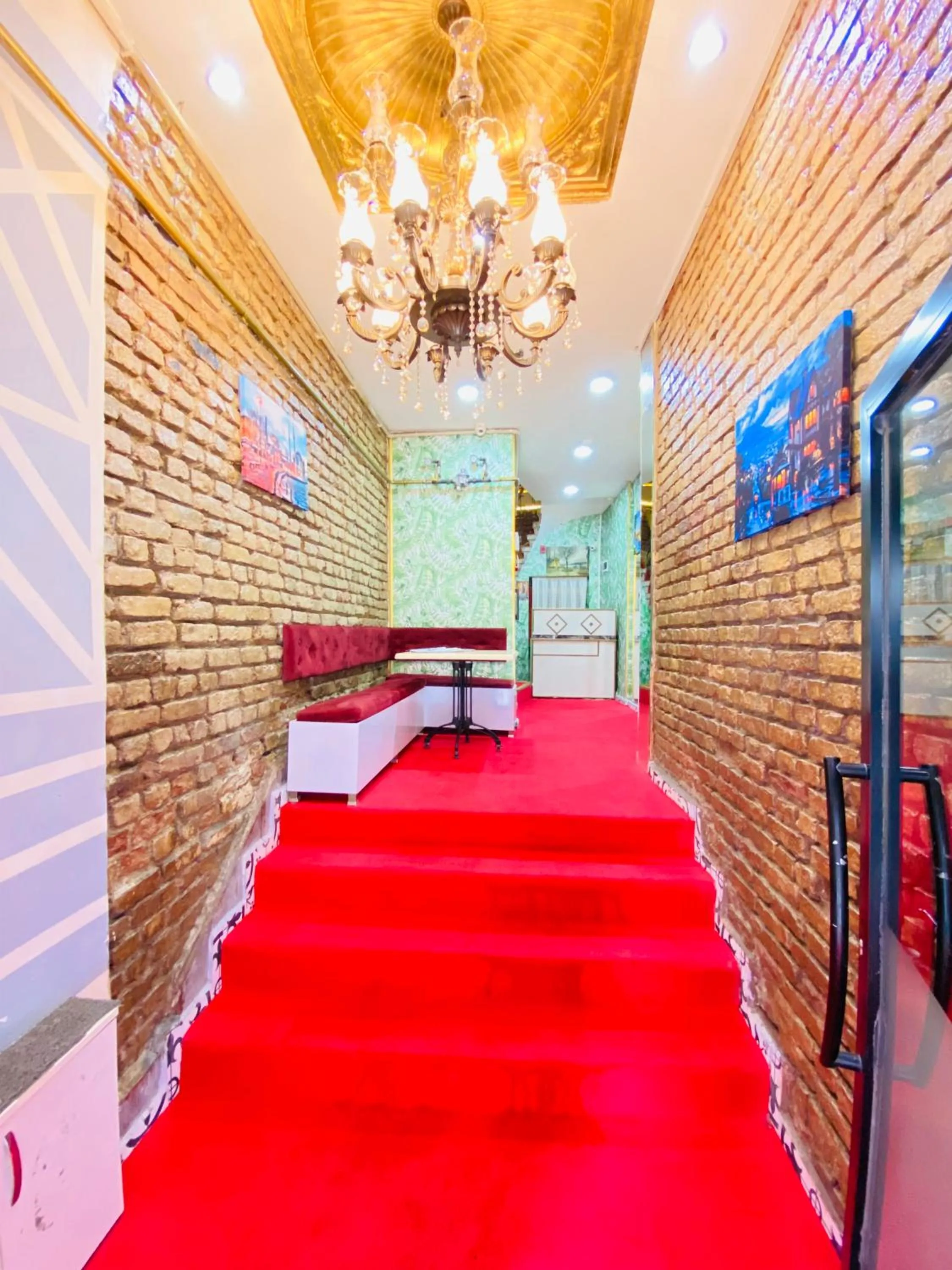 Facade/entrance, Bed in RENOVA hOTEL FATİH