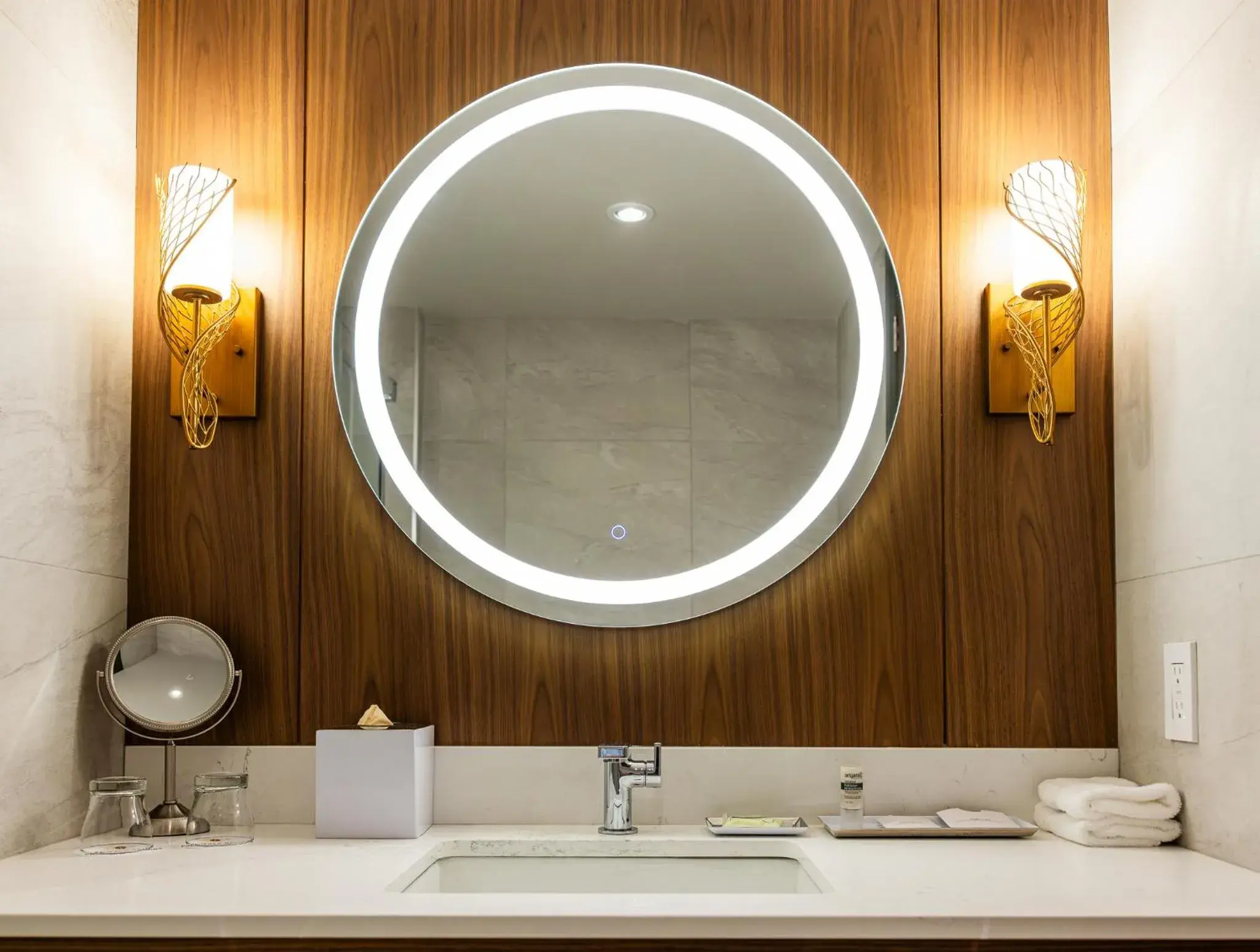 Bathroom in Hôtel-Musée Premières Nations Bathroom in Hôtel-Musée Premières Nations