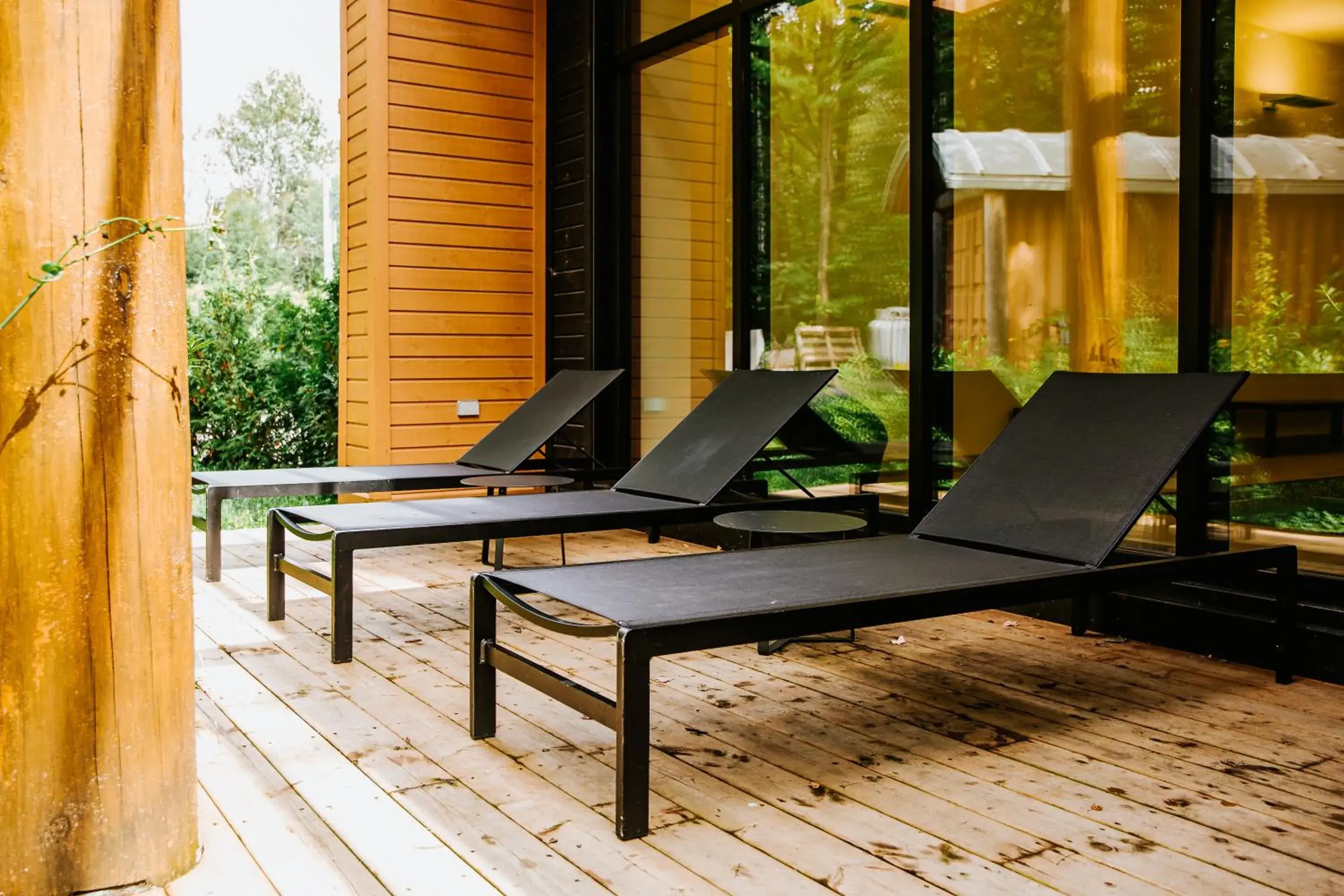 Swimming pool in Hôtel-Musée Premières Nations Swimming pool in Hôtel-Musée Premières Nations