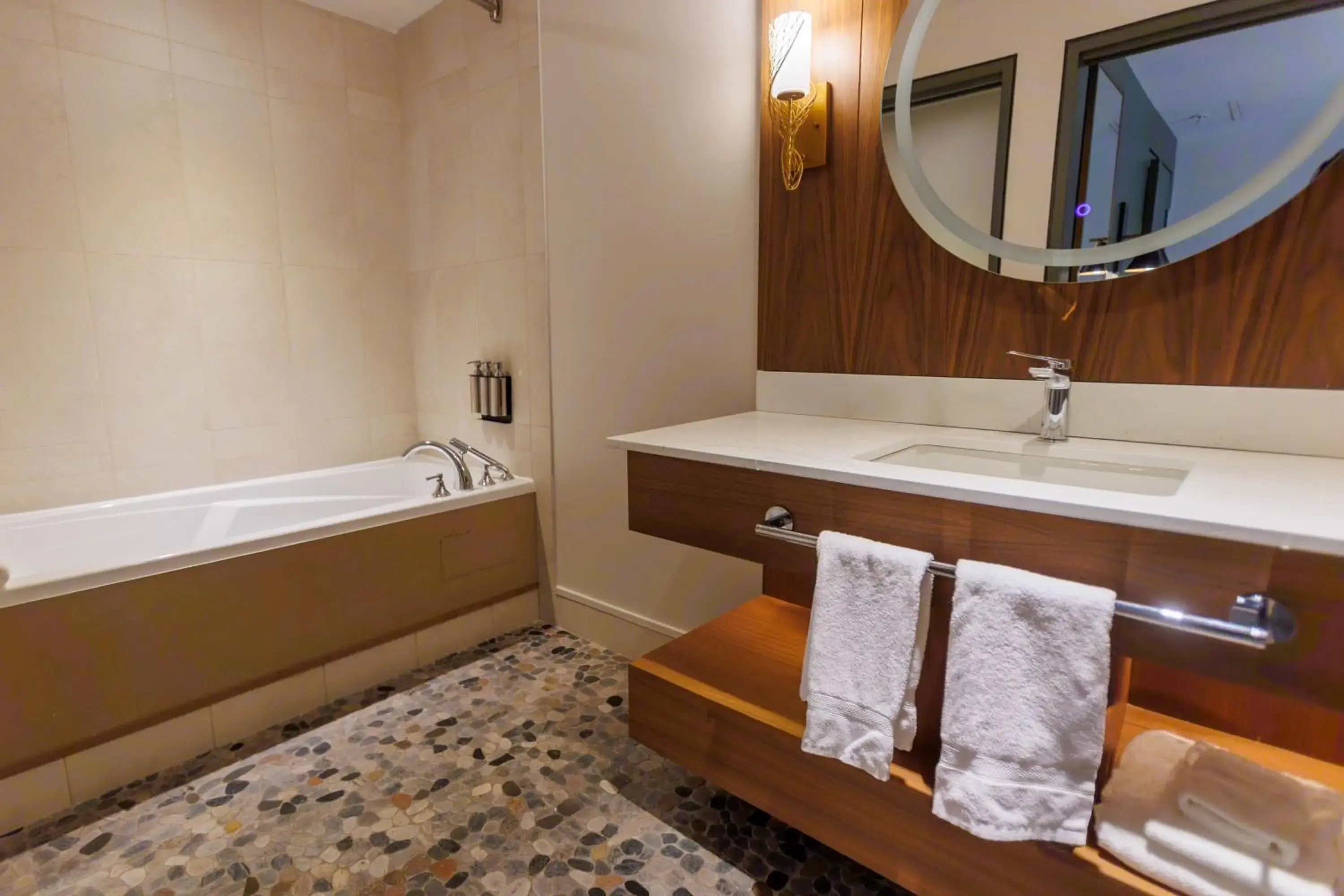 Bathroom in Hôtel-Musée Premières Nations Bathroom in Hôtel-Musée Premières Nations