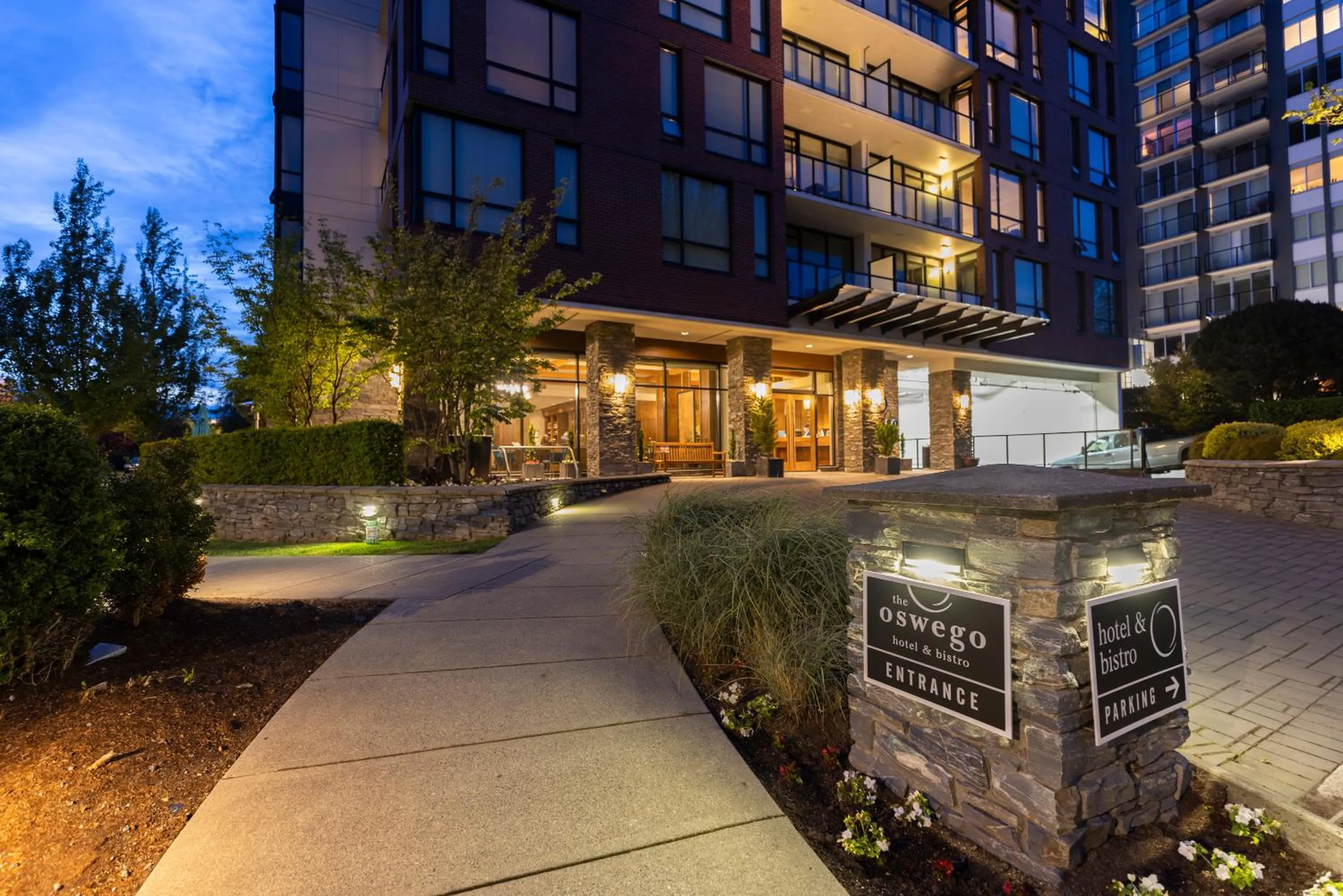 Property building in Oswego Hotel