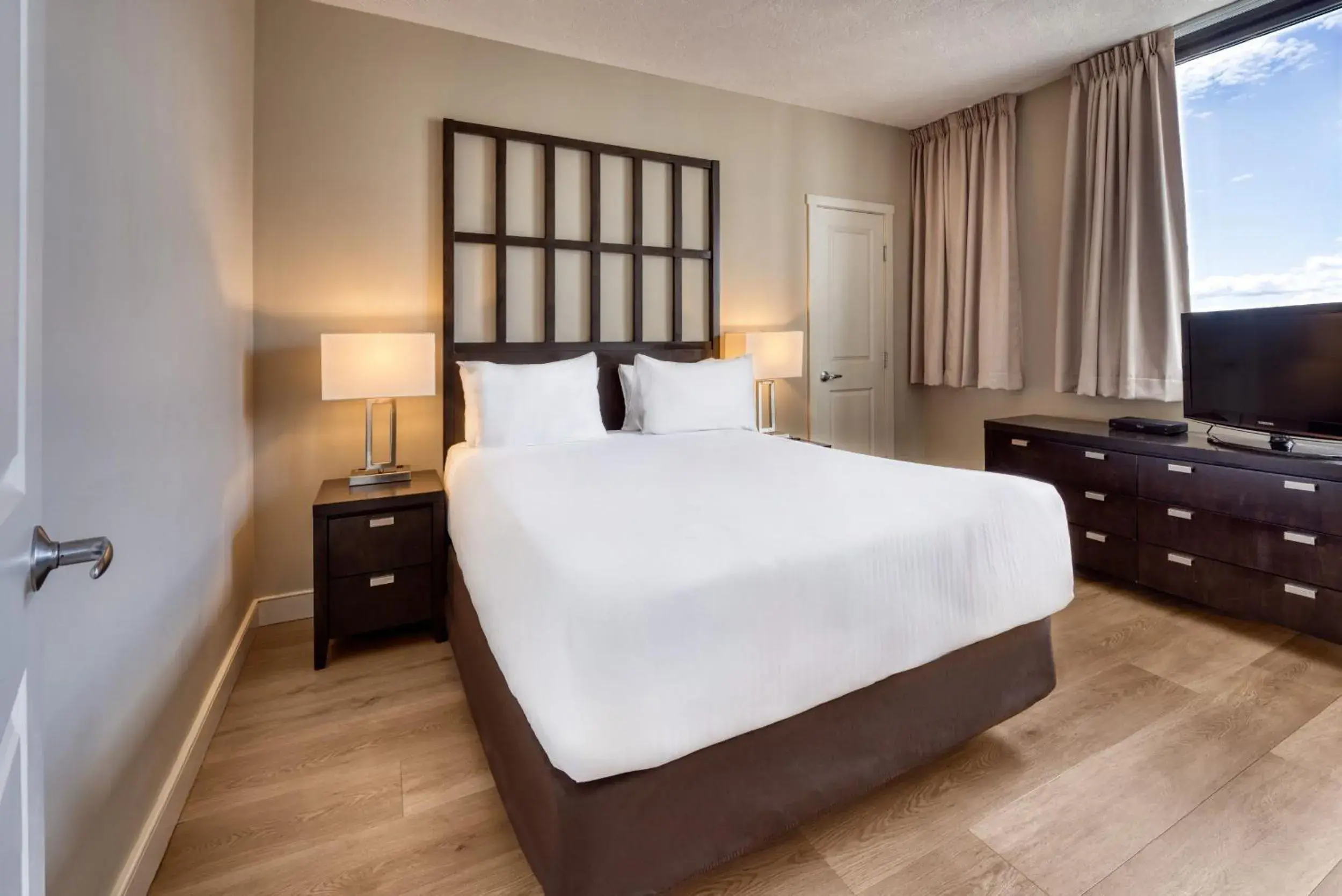 Bed in Oswego Hotel Bed in Oswego Hotel