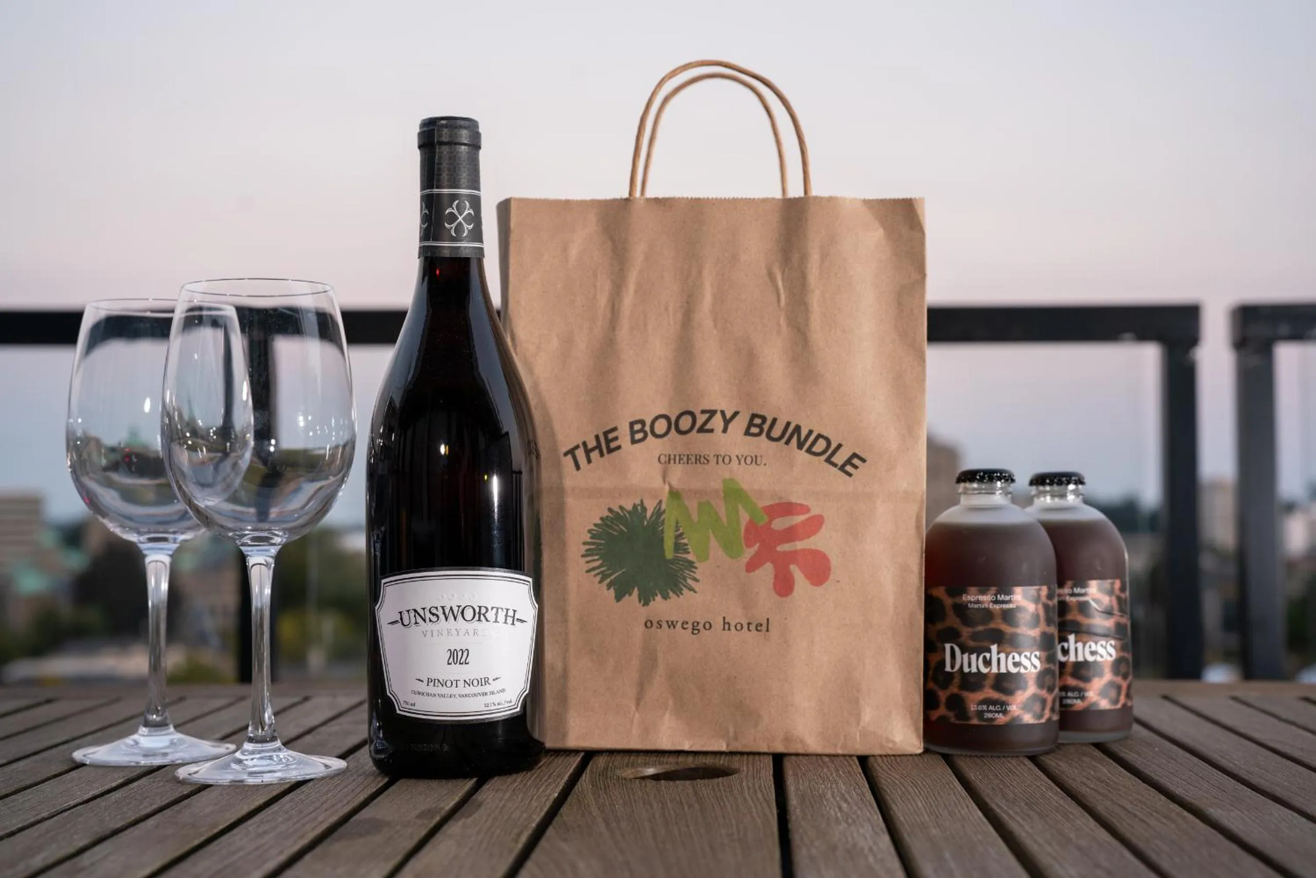 Alcoholic drinks in Oswego Hotel