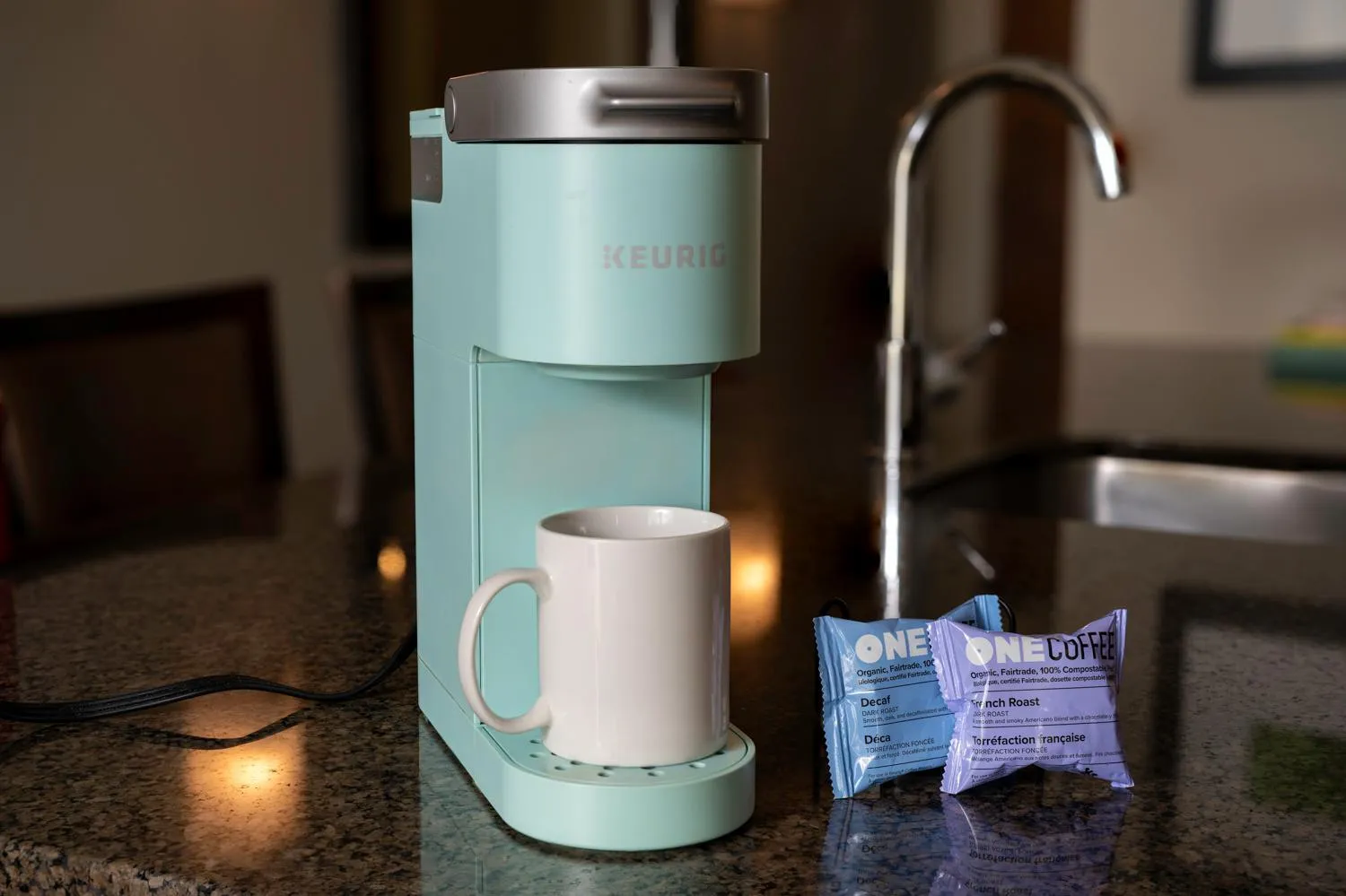 Coffee/tea facilities in Oswego Hotel