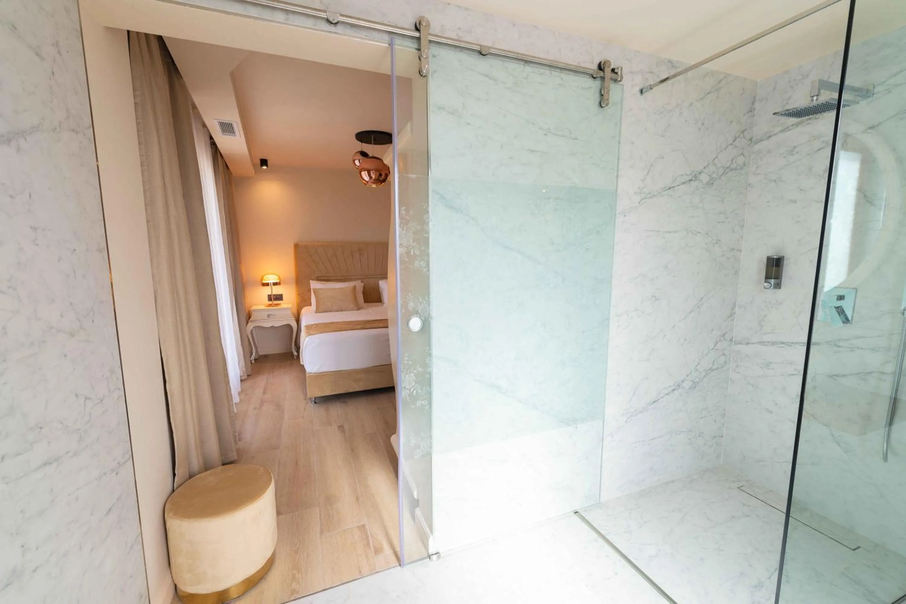 Bed in Santa Lucia Boutique Hotel