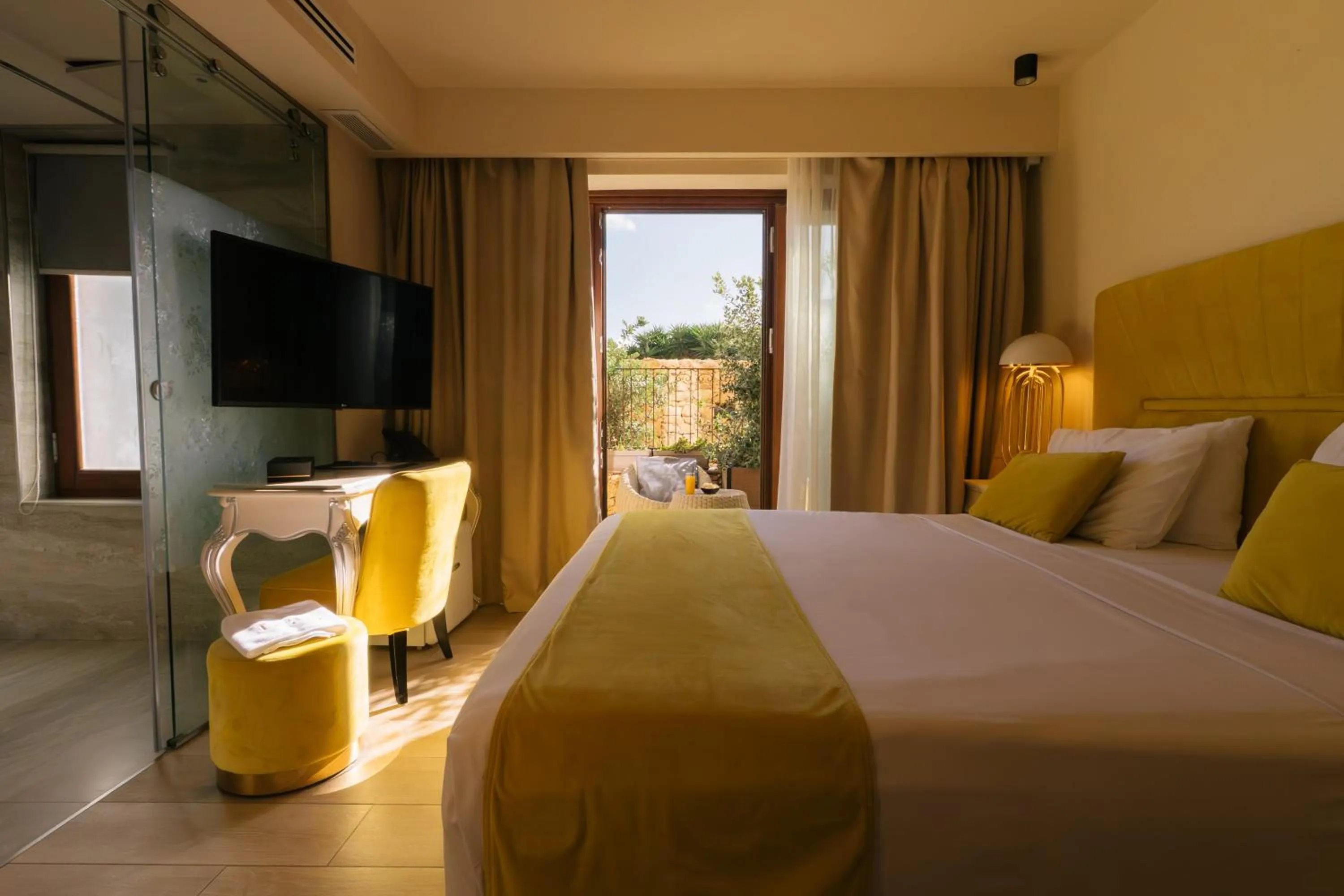 Bed in Santa Lucia Boutique Hotel