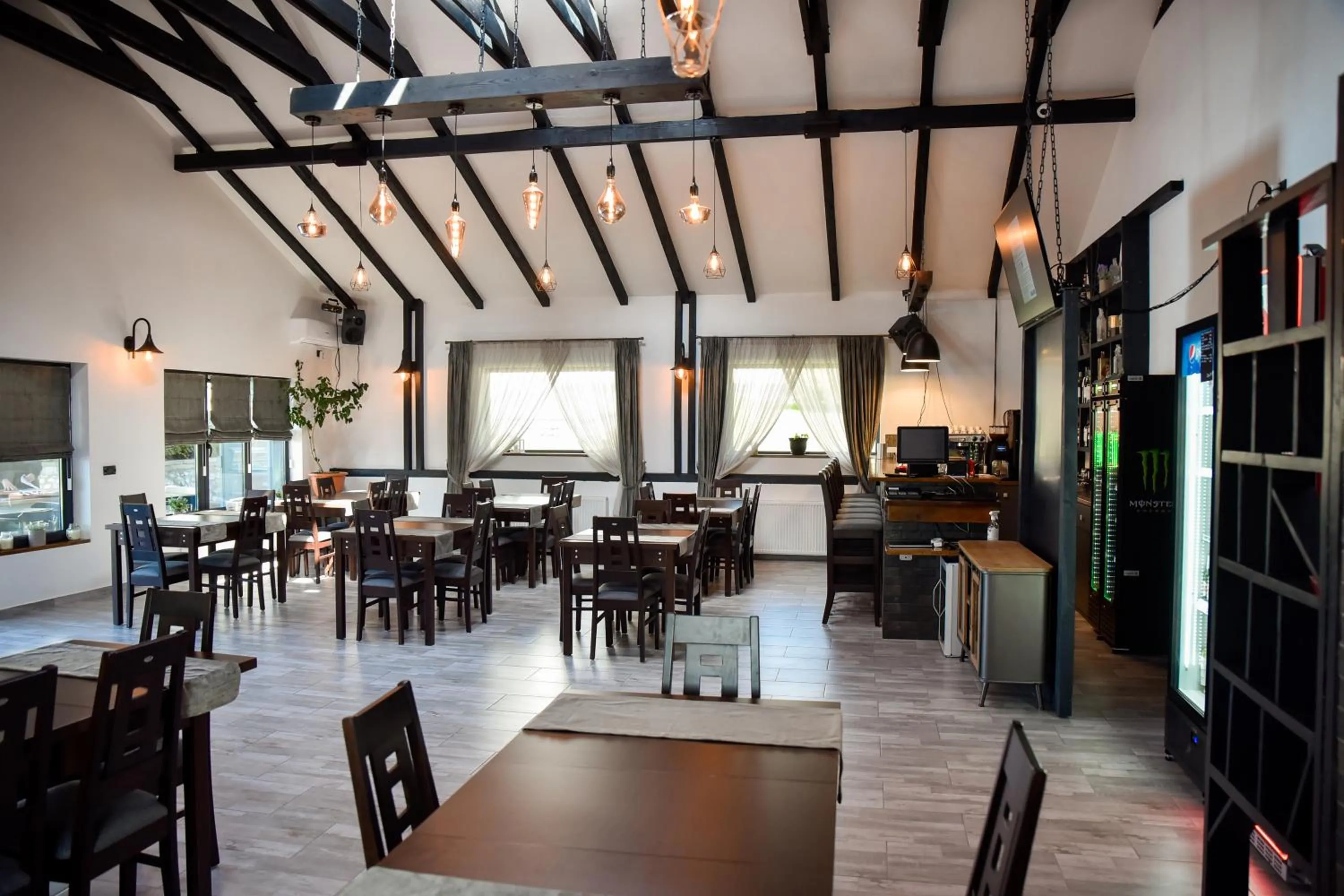Restaurant/places to eat in Casa YDA