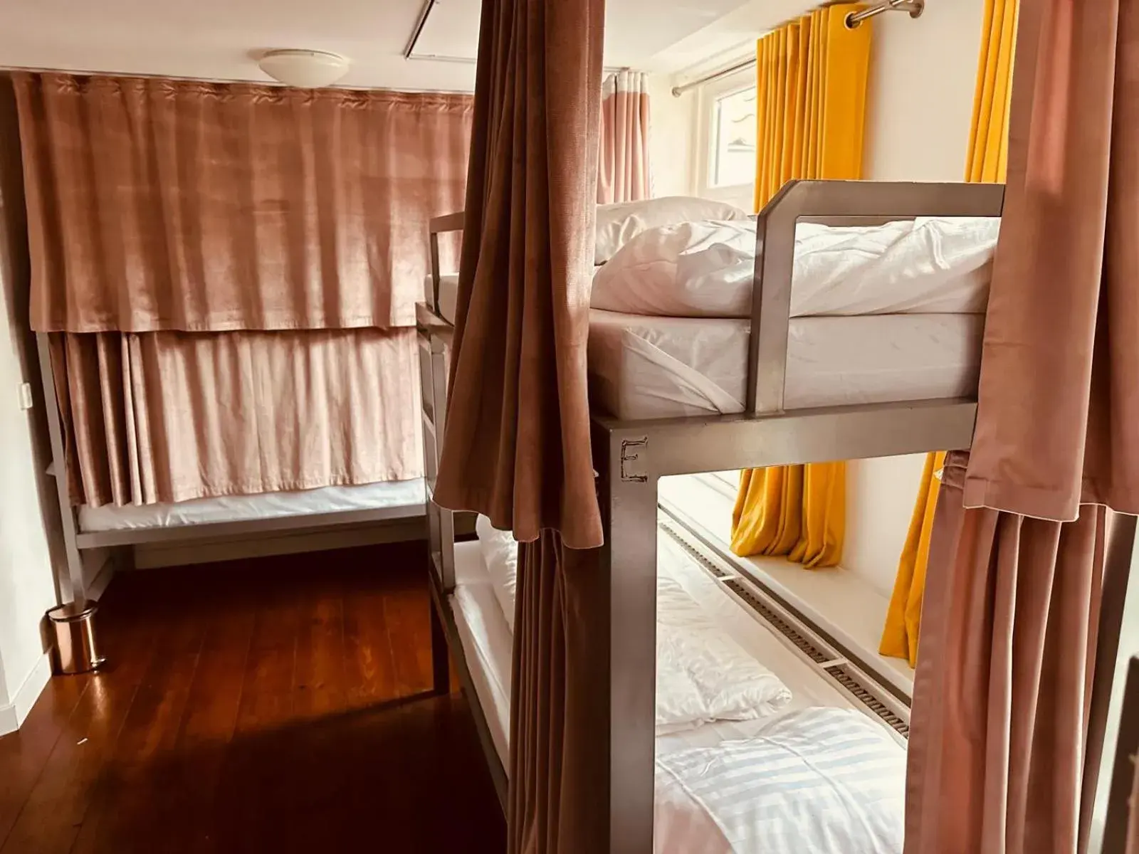 Bed in 8-Bed Mixed Dormitory Room in Room Mate Hostel Amsterdam Zaandam Bed in 8-Bed Mixed Dormitory Room in Room Mate Hostel Amsterdam Zaandam