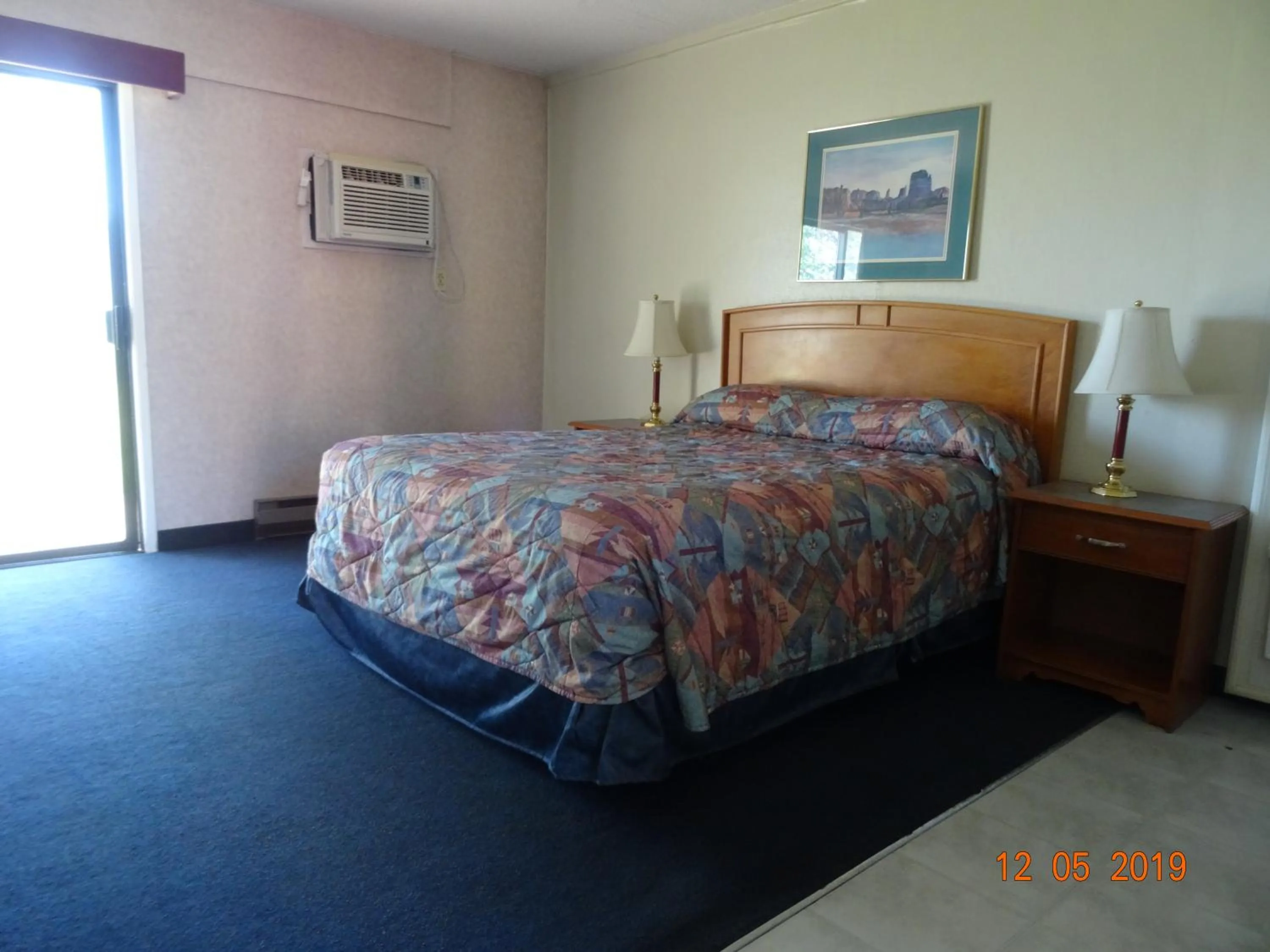 Bed in Hospitality Inn