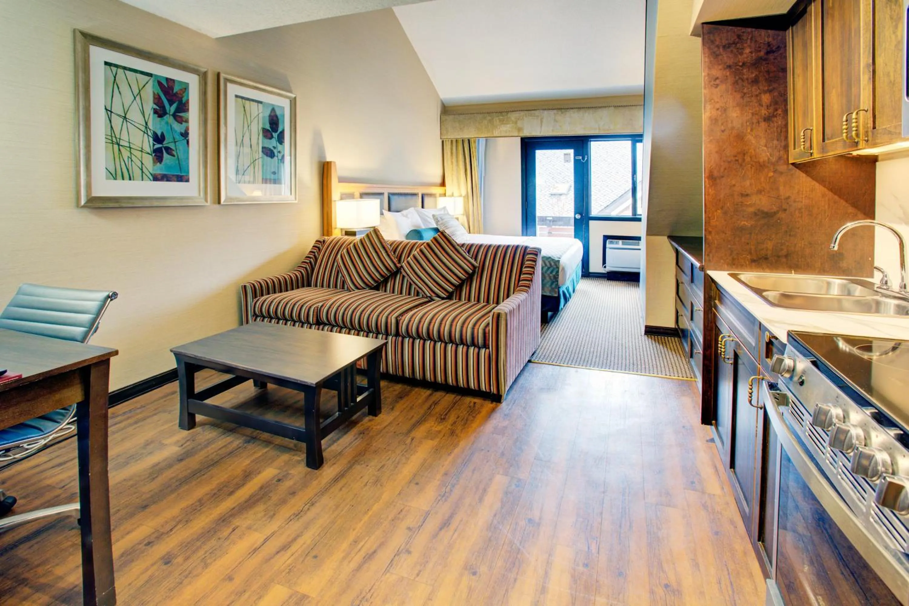 Living room in Blackcomb Lodge