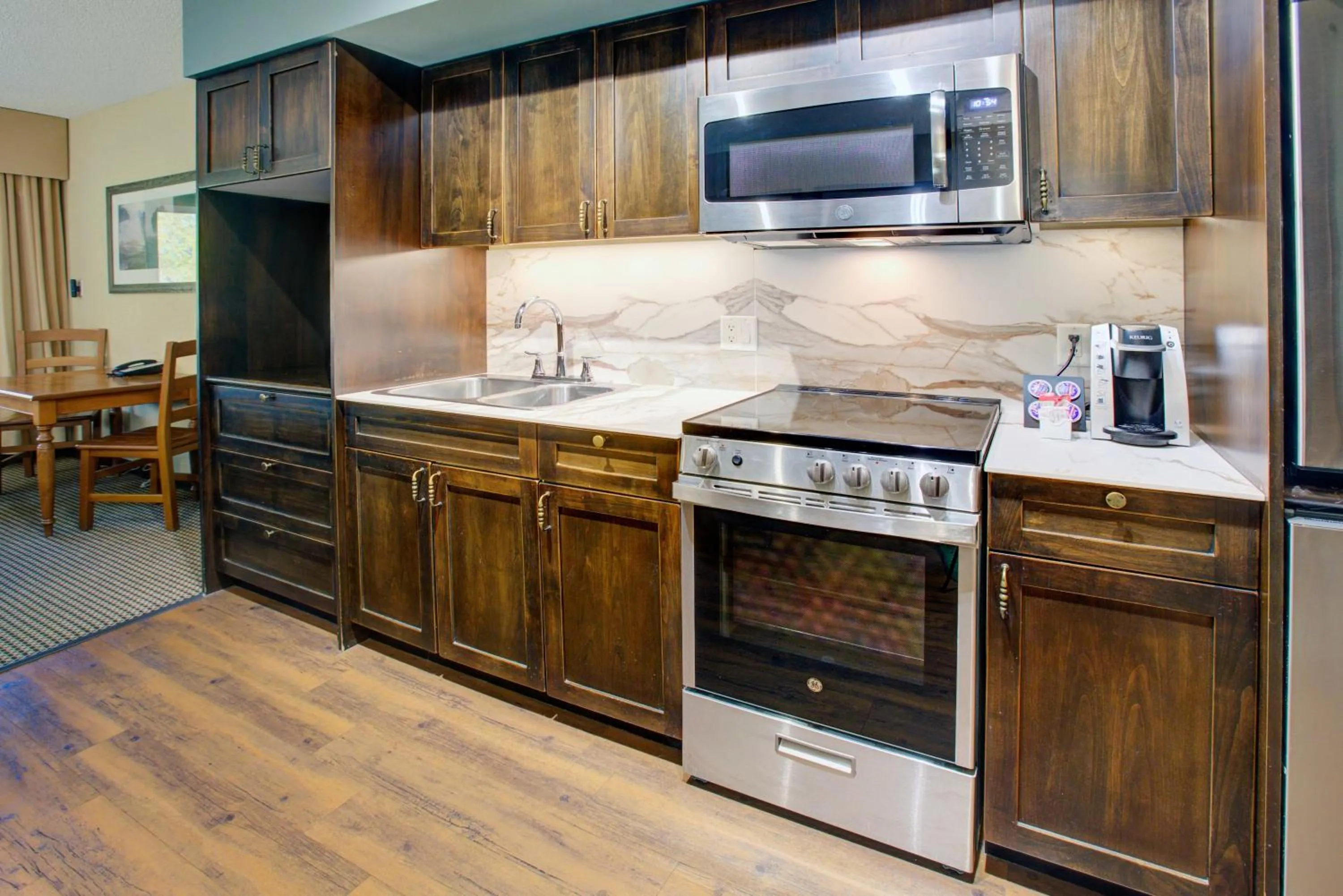 Kitchen or kitchenette in Blackcomb Lodge