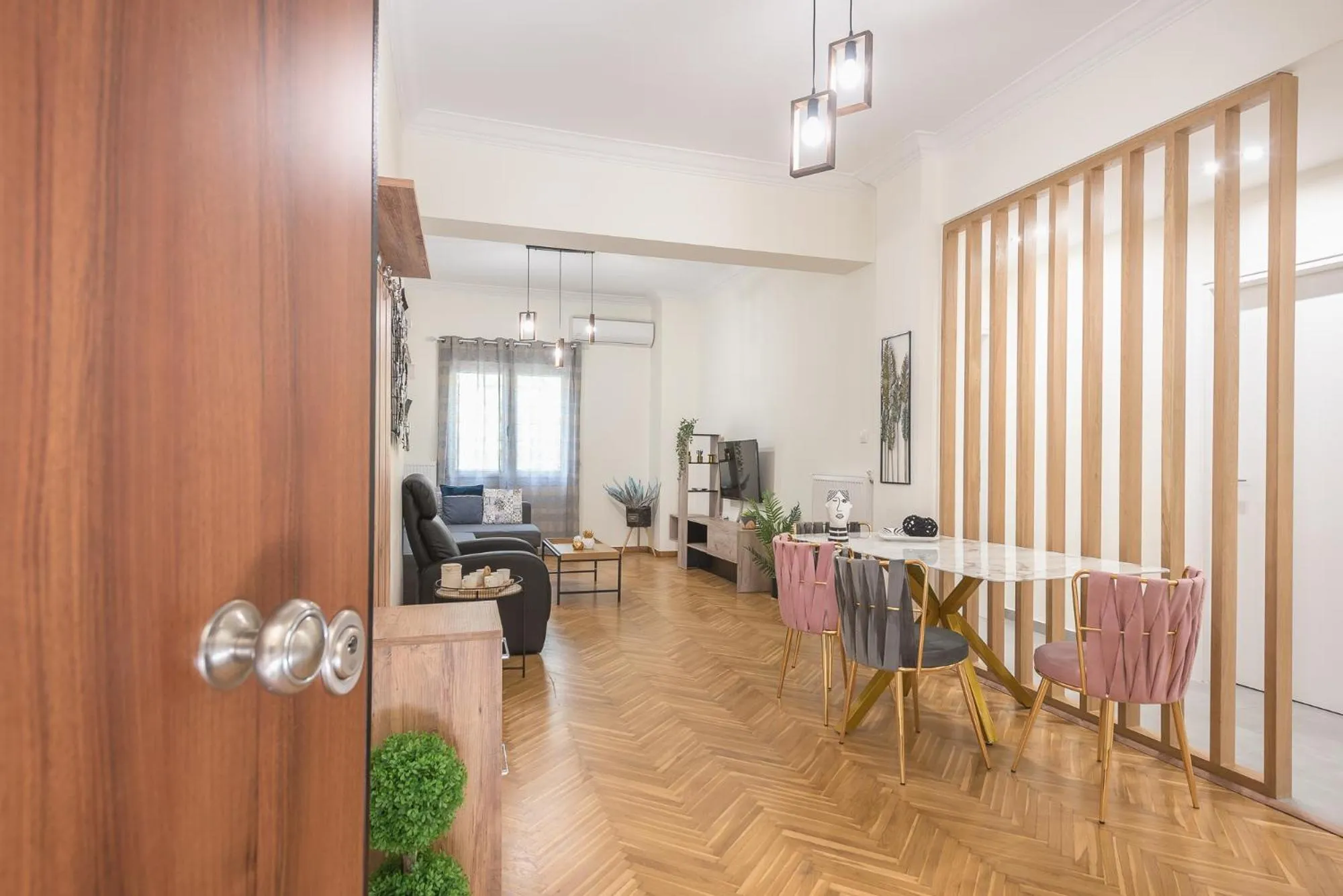 Living room in Elegant Suite by CloudKeys