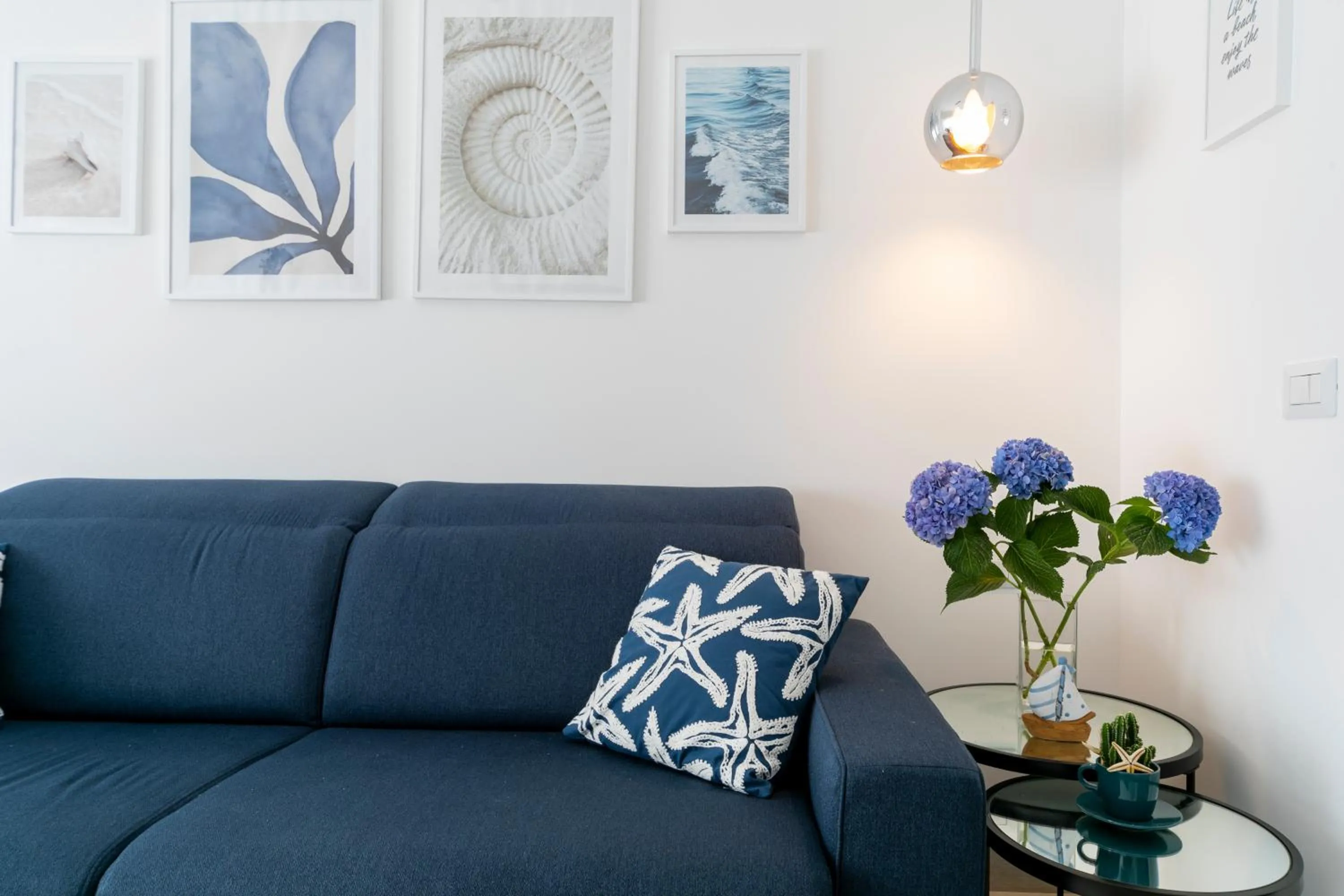 Living room in Nuovo Appartamento sulla spiaggia con larga terrazza di 70 mq e posto auto privato