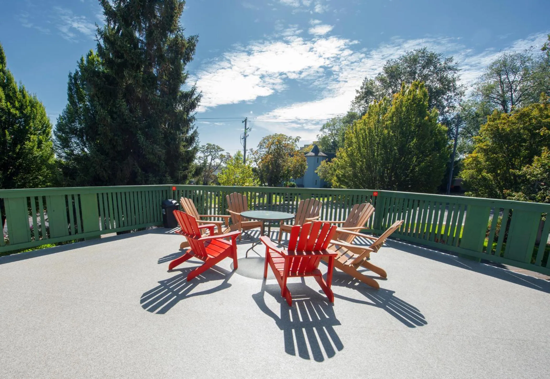 Patio in Robin Hood Inn and Suites