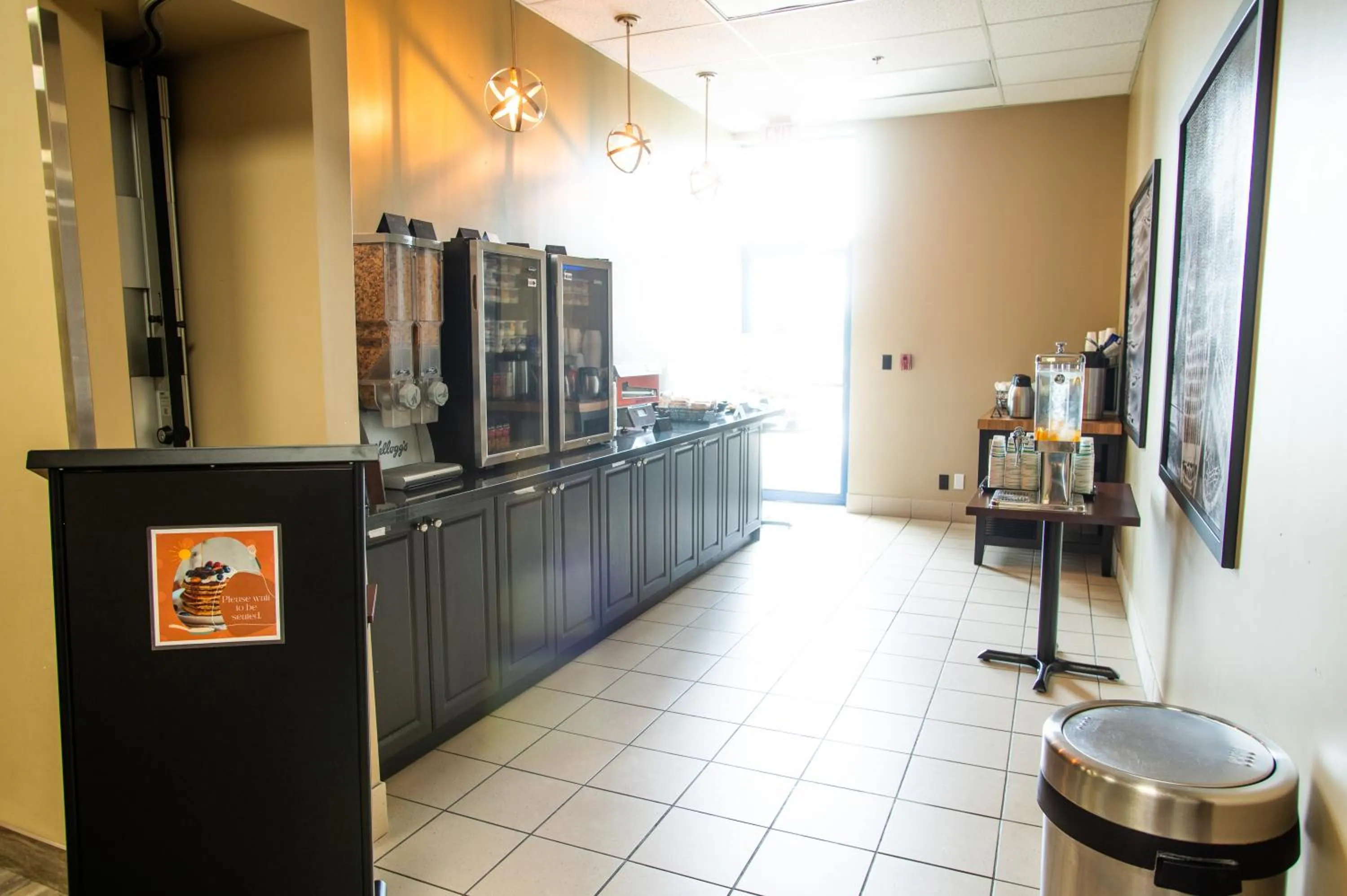 Breakfast in Super 8 by Wyndham Mississauga