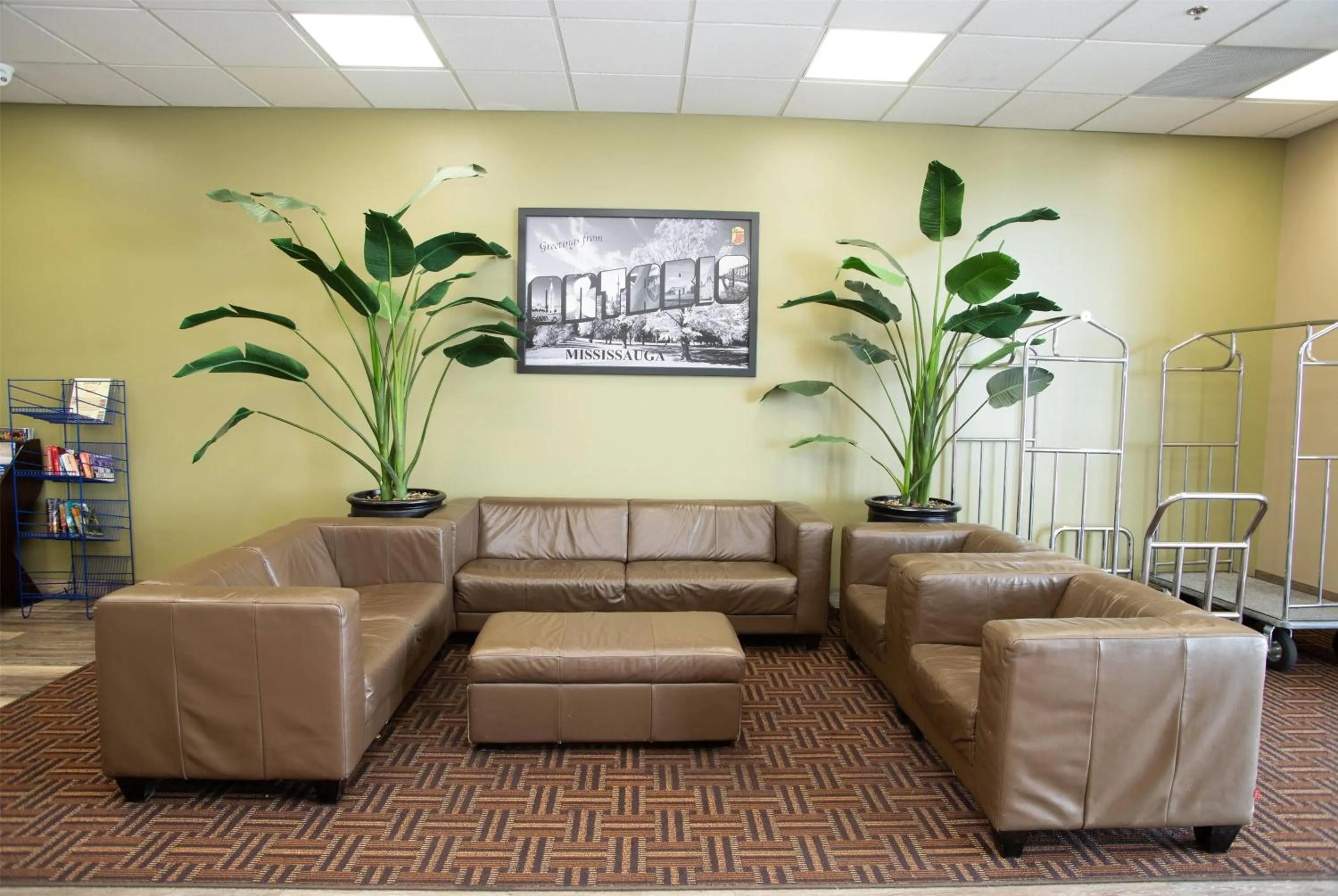 Lobby or reception in Super 8 by Wyndham Mississauga