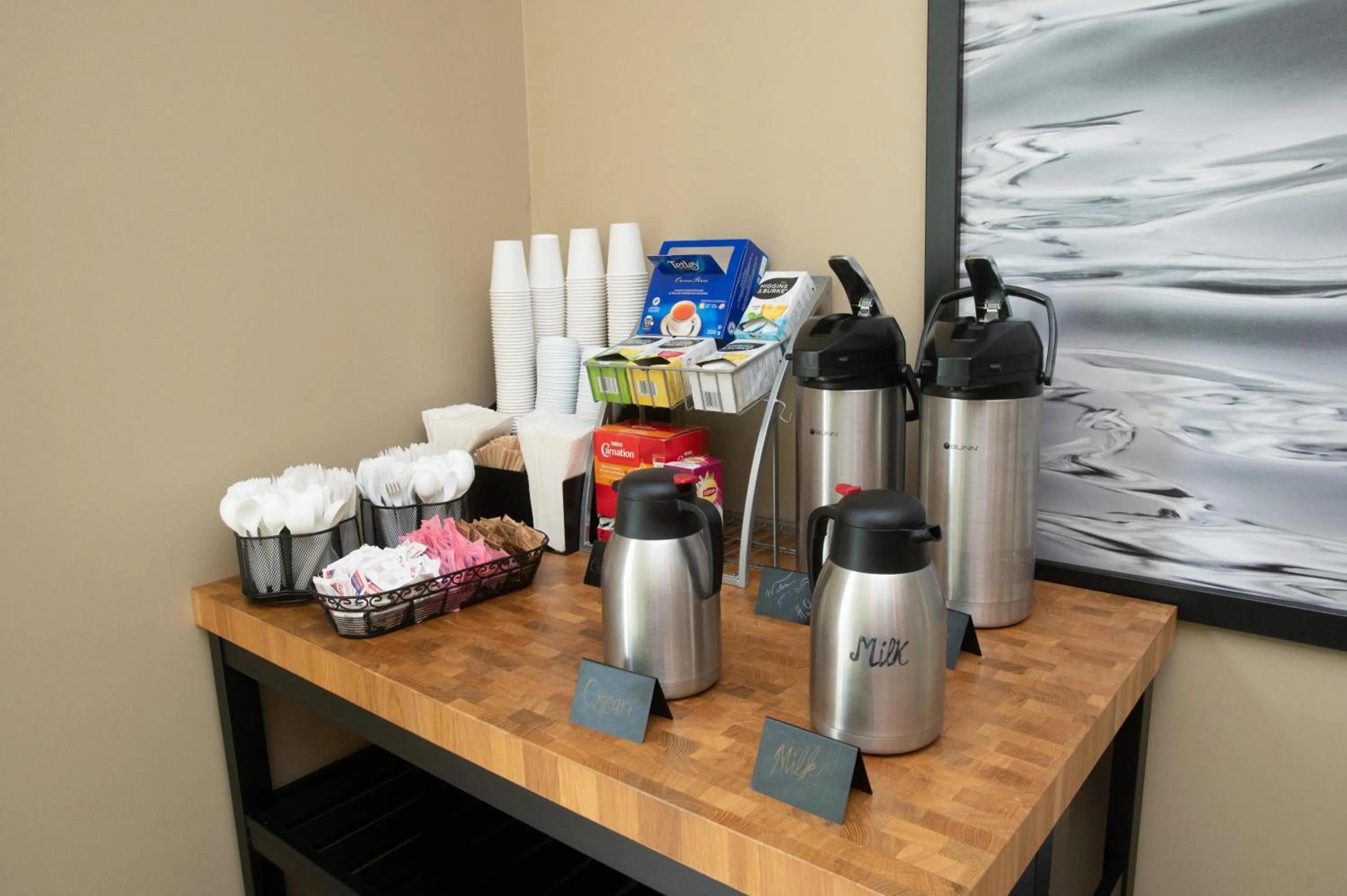 Breakfast in Super 8 by Wyndham Mississauga