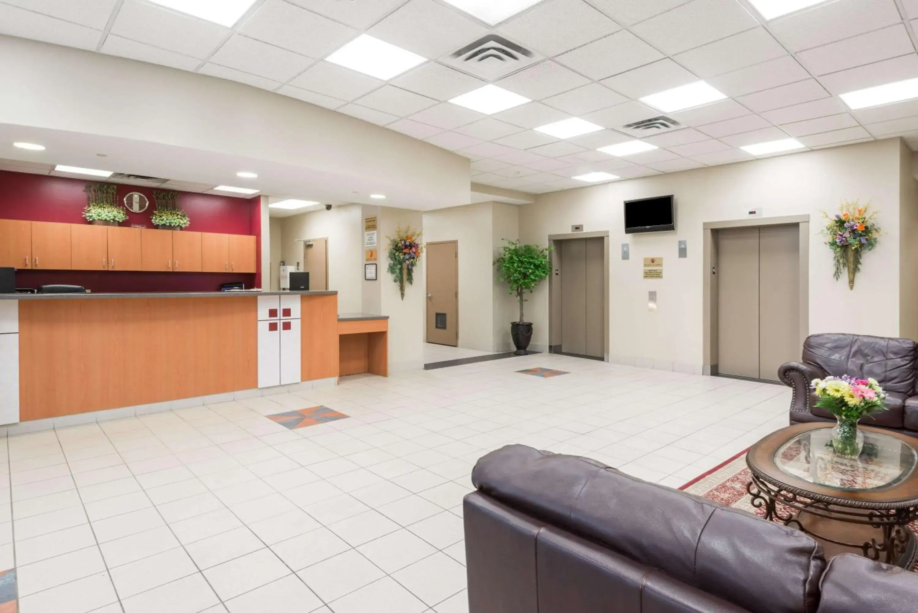 Lobby or reception in Super 8 by Wyndham Mississauga Lobby or reception in Super 8 by Wyndham Mississauga