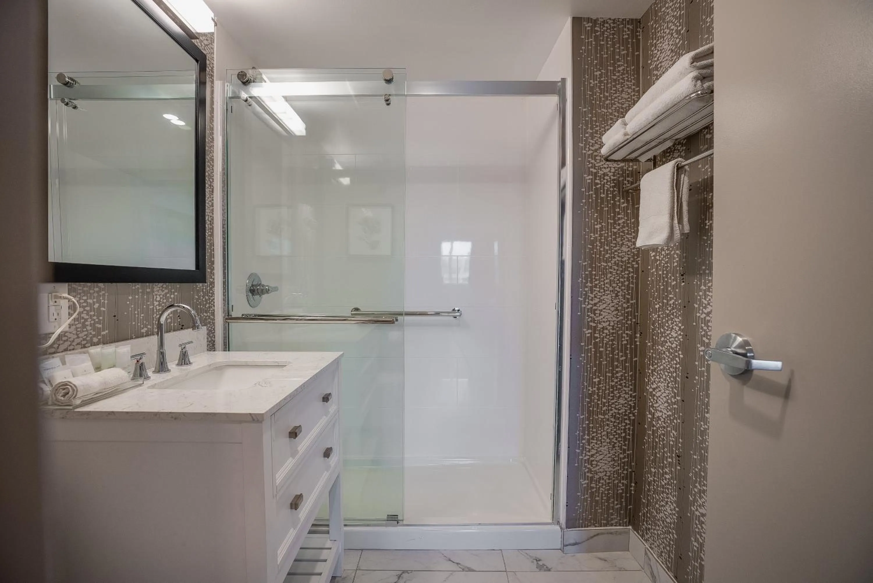 Shower in Monte Carlo Inn Oakville Suites