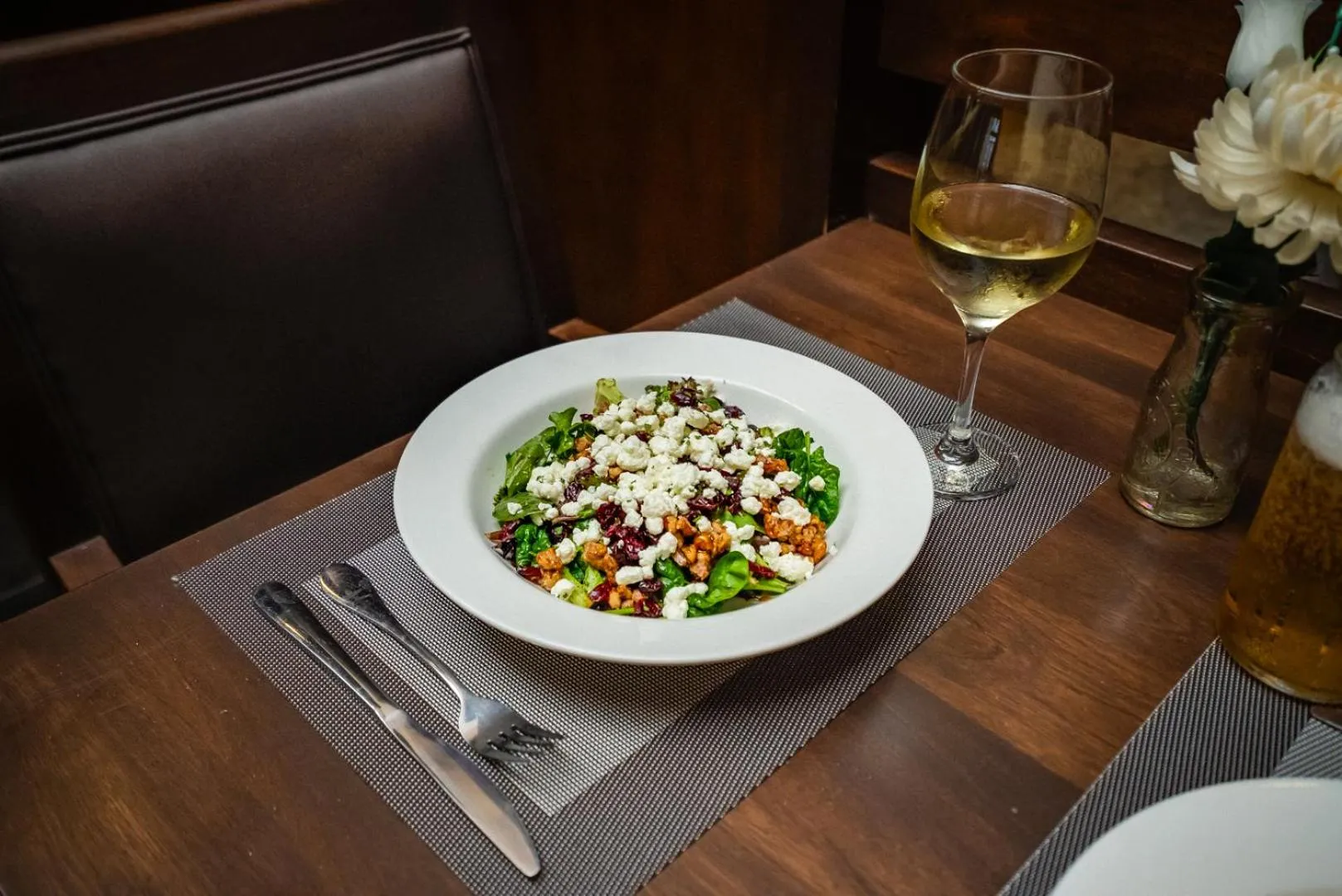 Food and drinks in Monte Carlo Inn Airport Suites