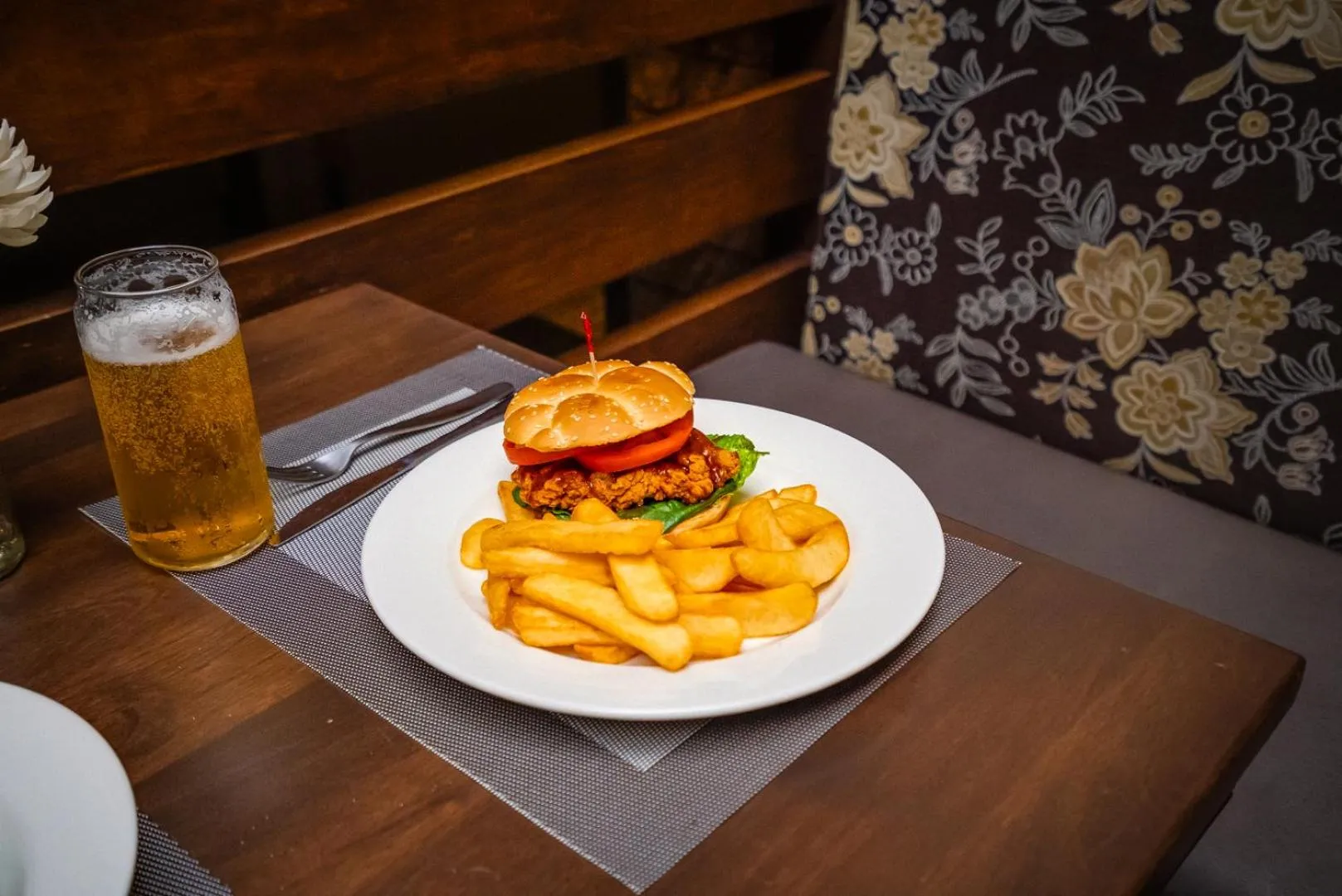 Food and drinks in Monte Carlo Inn Airport Suites