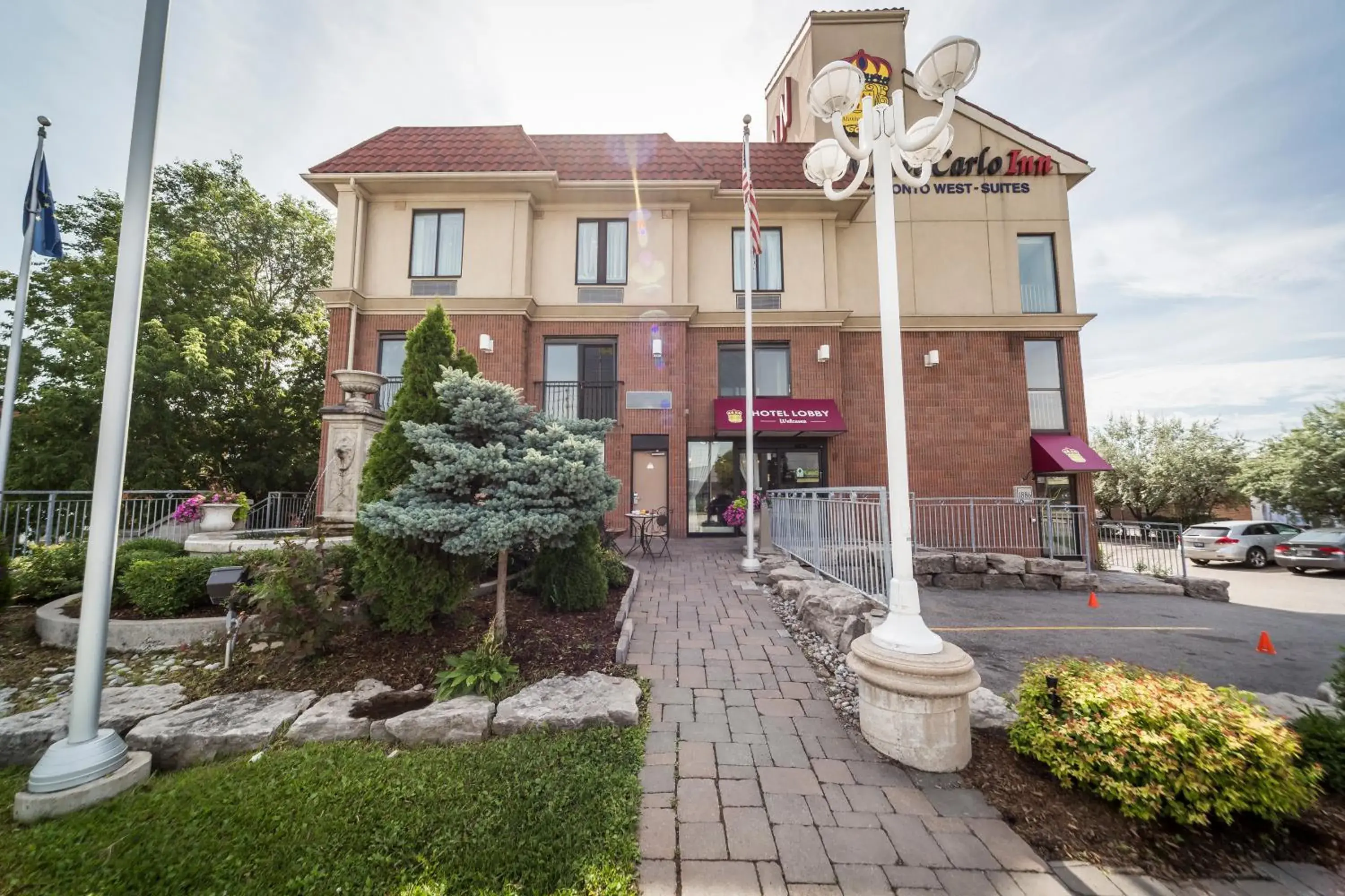 Property building in Monte Carlo Inn Toronto West Suites Property building in Monte Carlo Inn Toronto West Suites