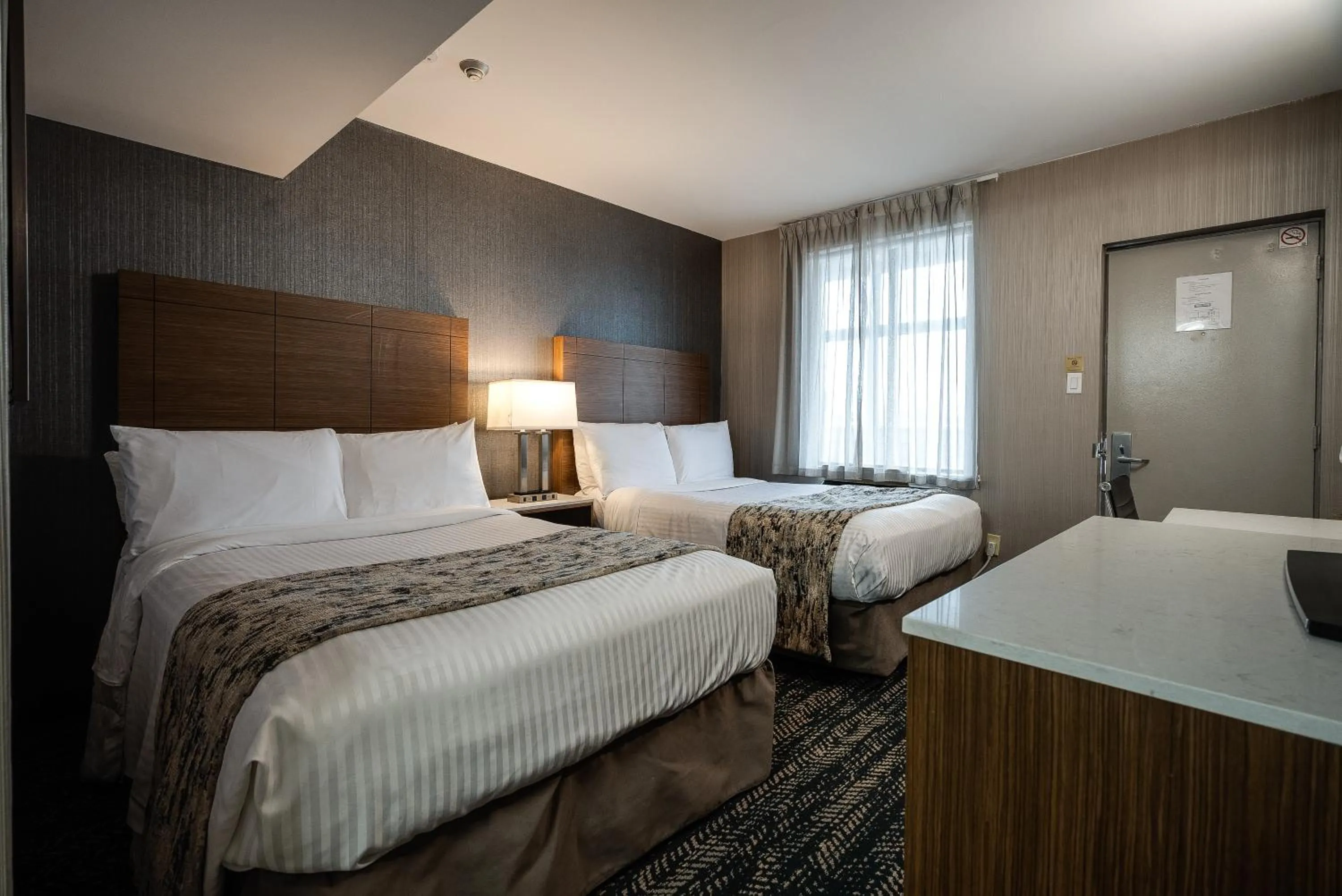 Bedroom, Bed in Monte Carlo Inn Toronto West Suites