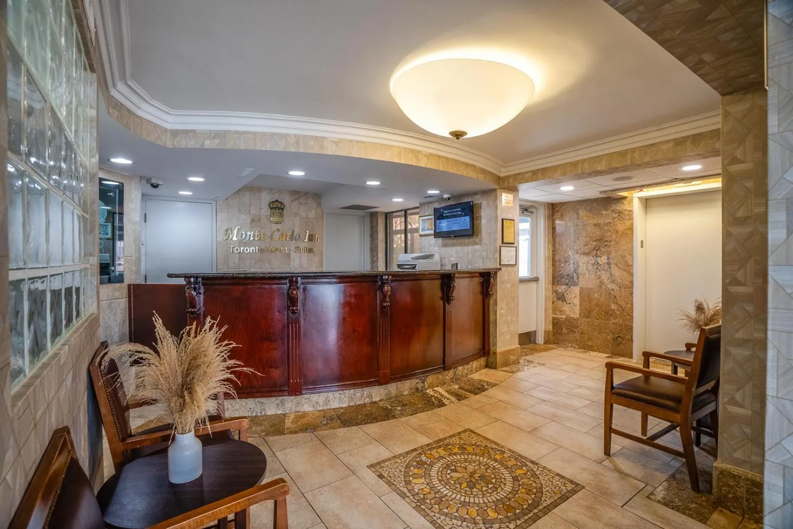 Lobby or reception in Monte Carlo Inn Toronto West Suites