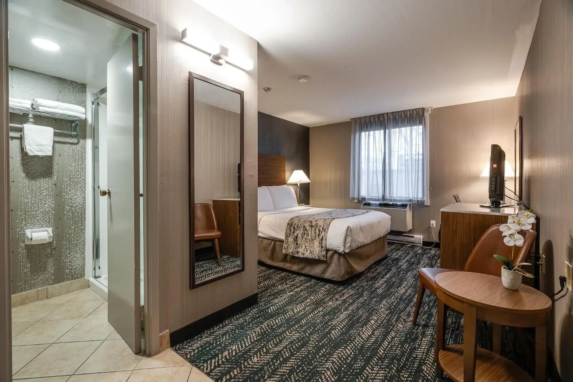 Bedroom, Bed in Monte Carlo Inn Toronto West Suites Bedroom, Bed in Monte Carlo Inn Toronto West Suites