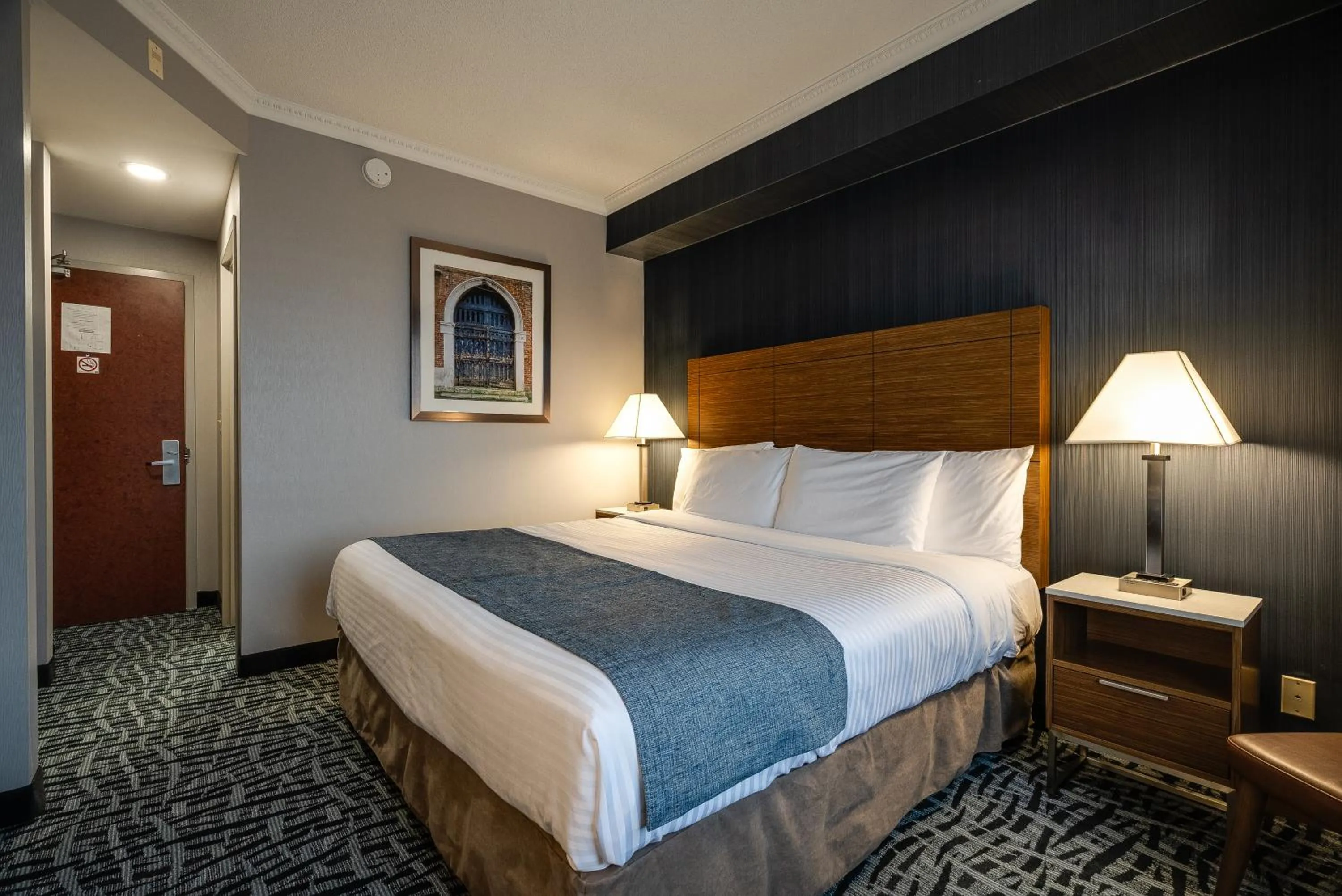 Bedroom, Bed in Monte Carlo Inn Toronto West Suites