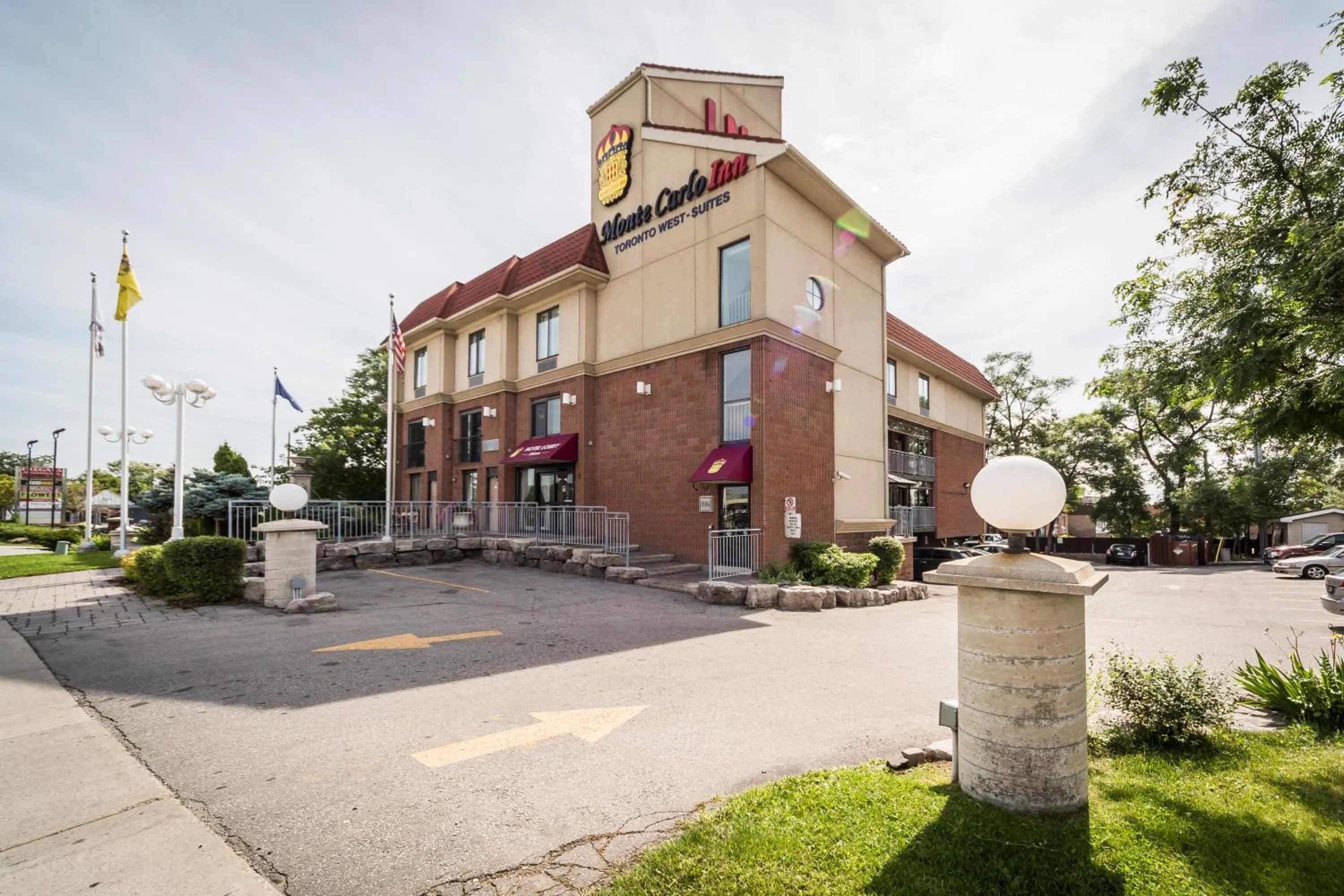 Property building in Monte Carlo Inn Toronto West Suites