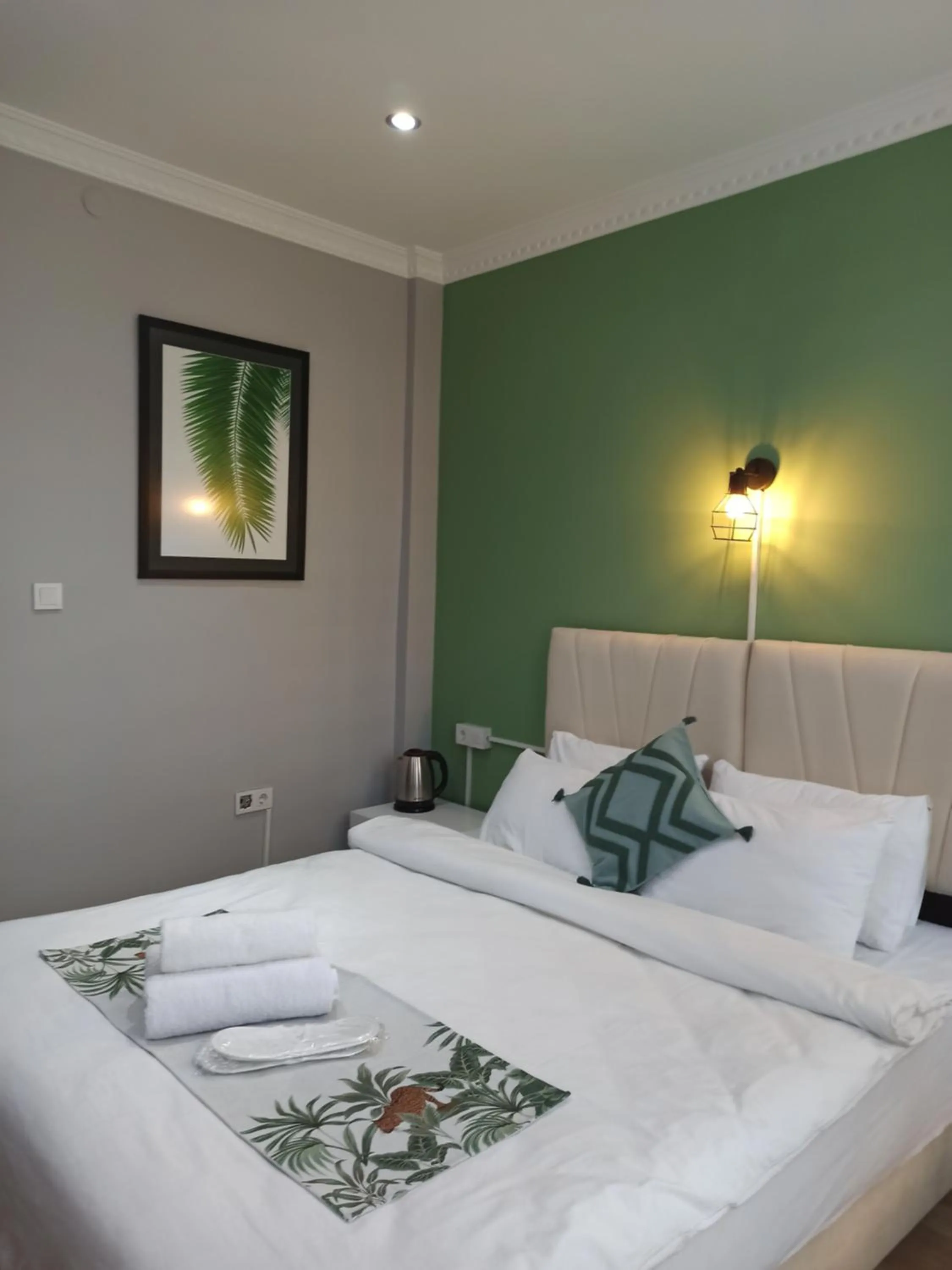 Bed in Taxim Starlight Hotel