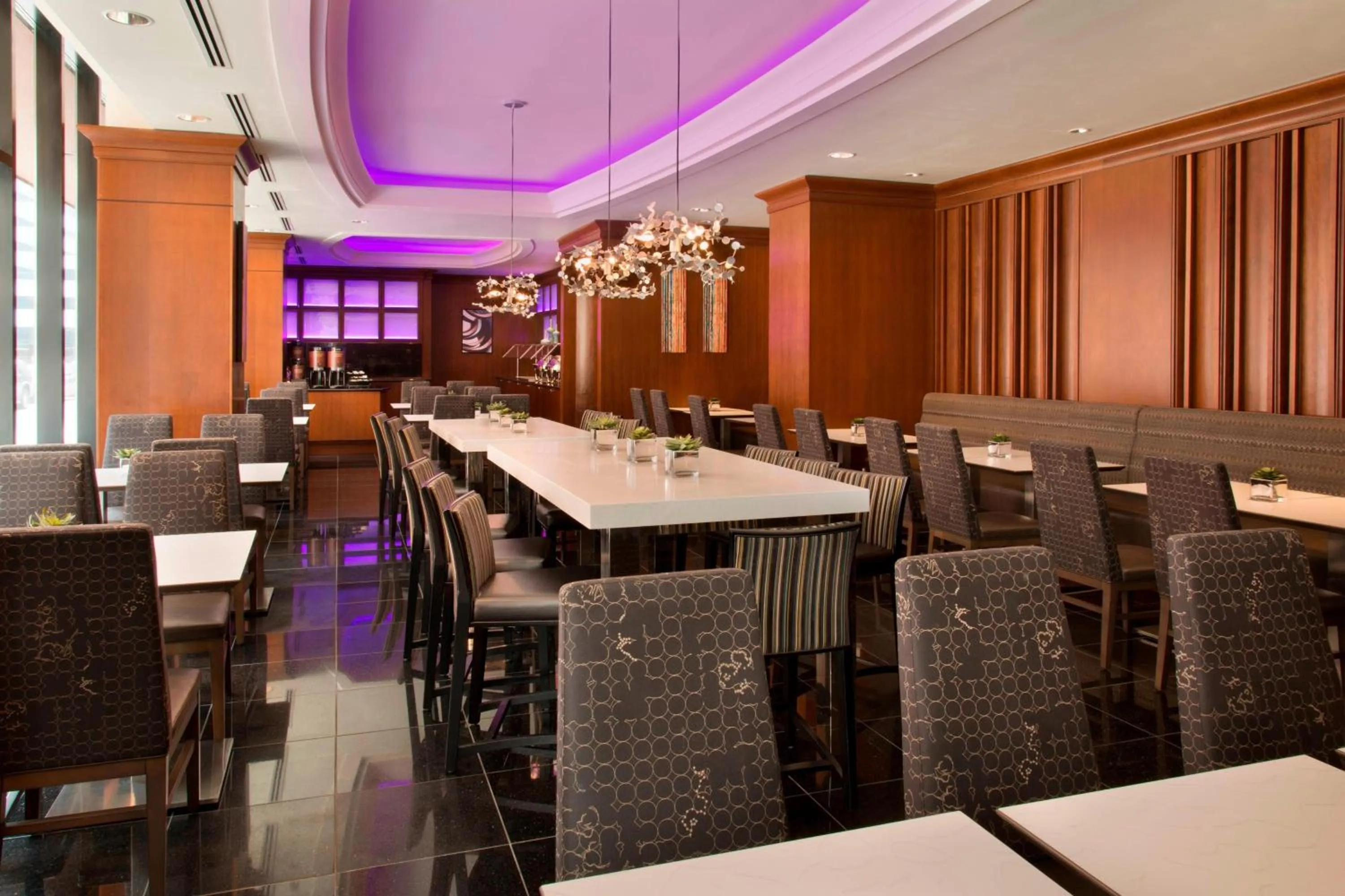 Restaurant/places to eat in Residence Inn by Marriott Toronto Downtown / Entertainment District