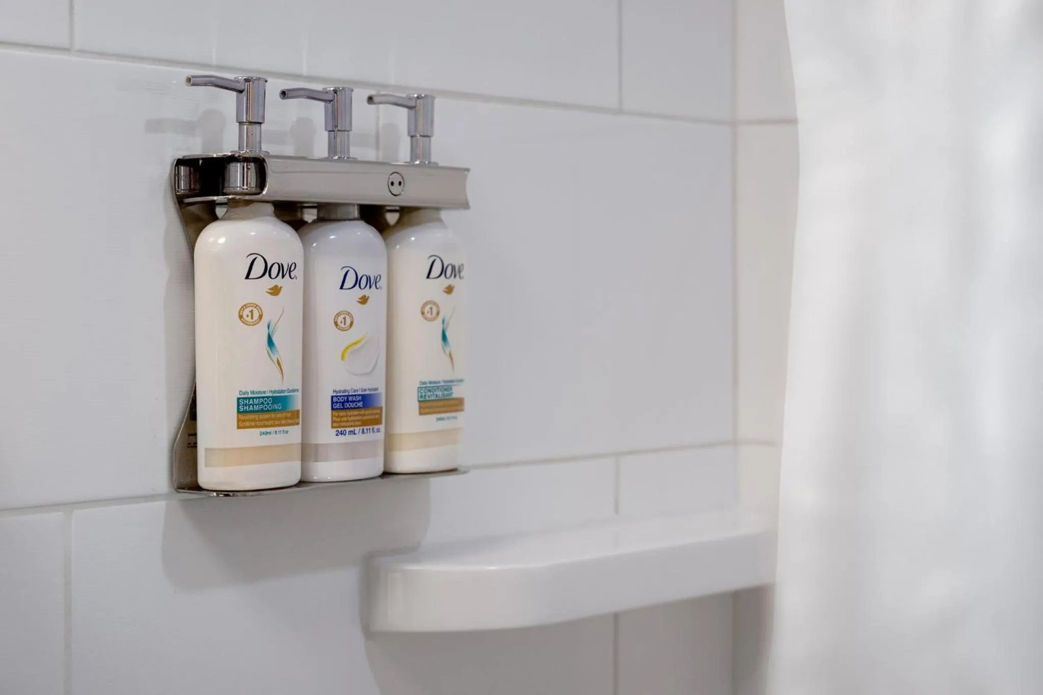 Photo of the whole room in Holiday Inn Express Windsor Waterfront by IHG