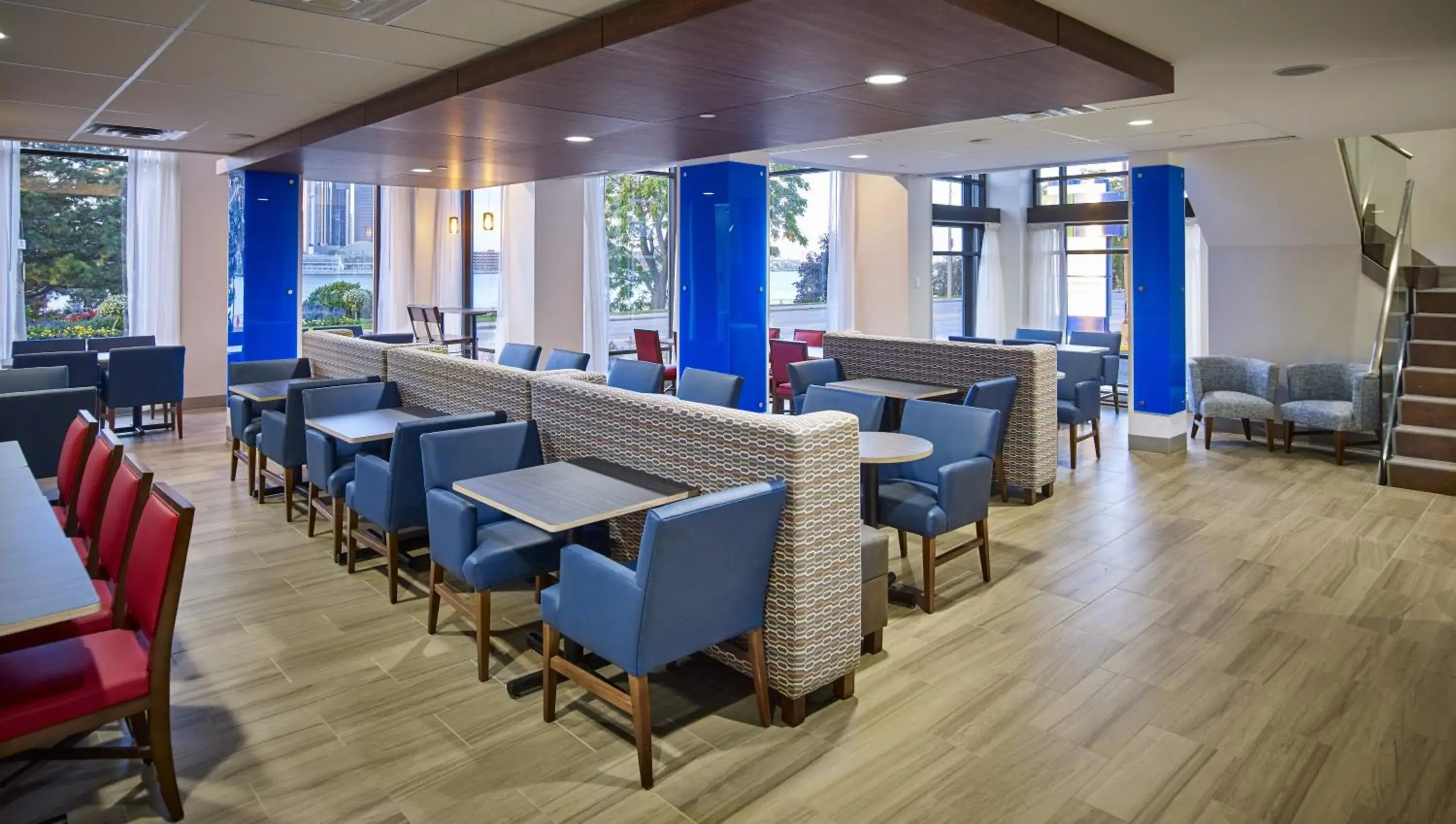 Breakfast in Holiday Inn Express Windsor Waterfront by IHG Breakfast in Holiday Inn Express Windsor Waterfront by IHG