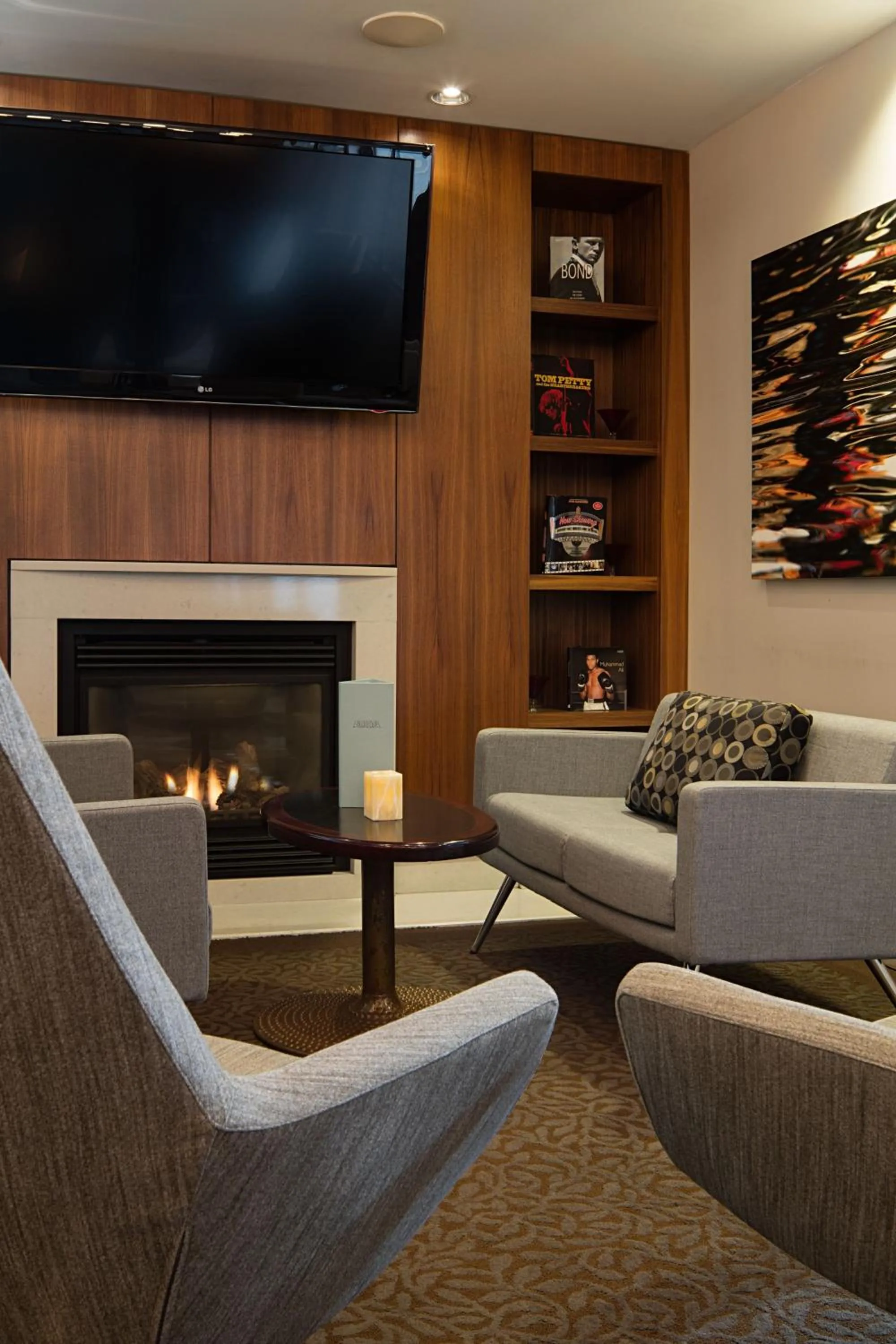 Lounge or bar in Delta Hotels by Marriott Edmonton South Conference Centre