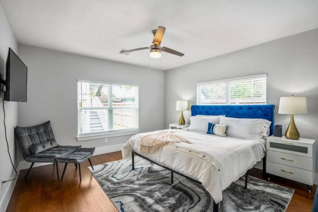 Bedroom, Bed in Intergalactic Abode at East Downtown