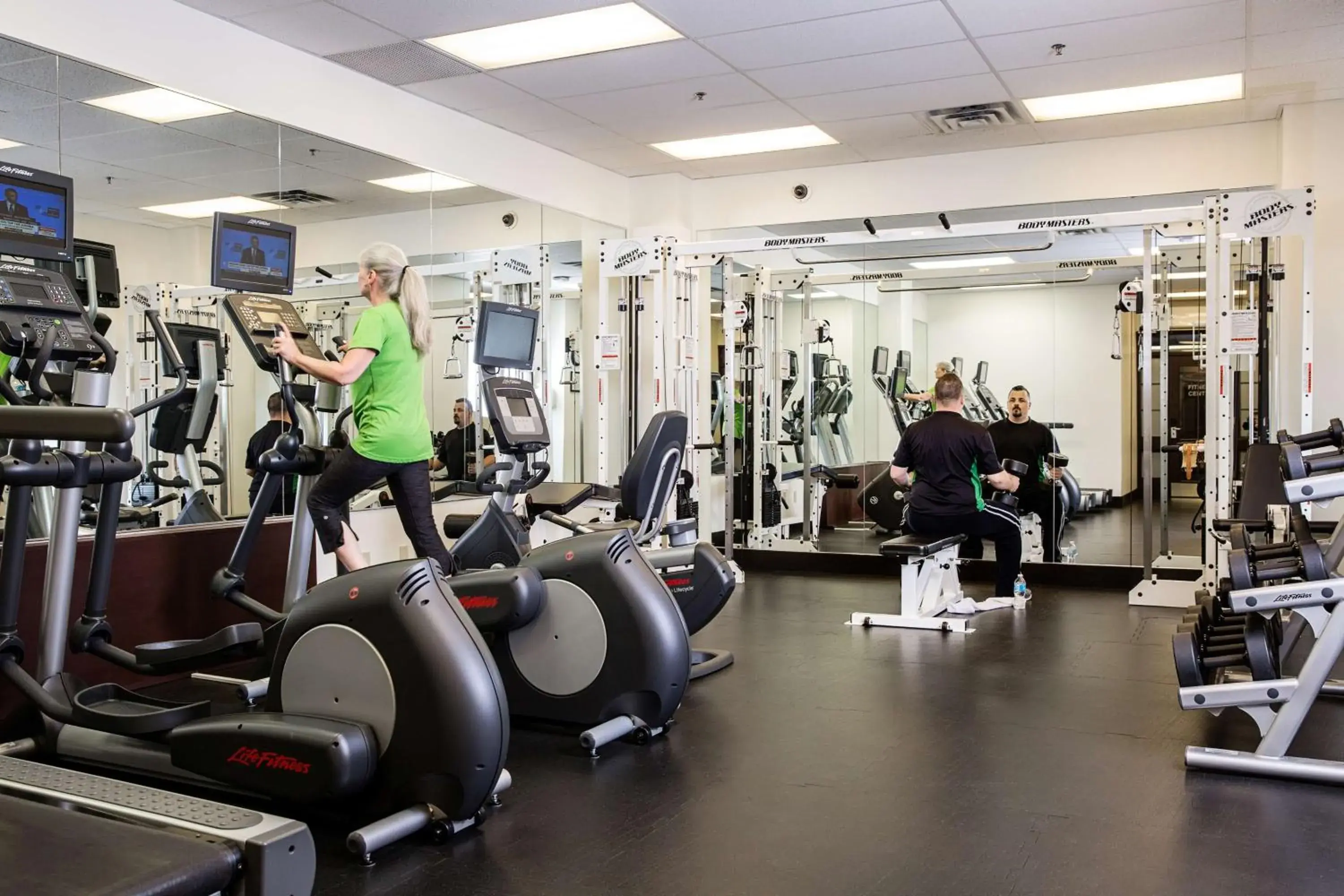 Fitness centre/facilities in Campus Tower Suite Hotel Fitness centre/facilities in Campus Tower Suite Hotel