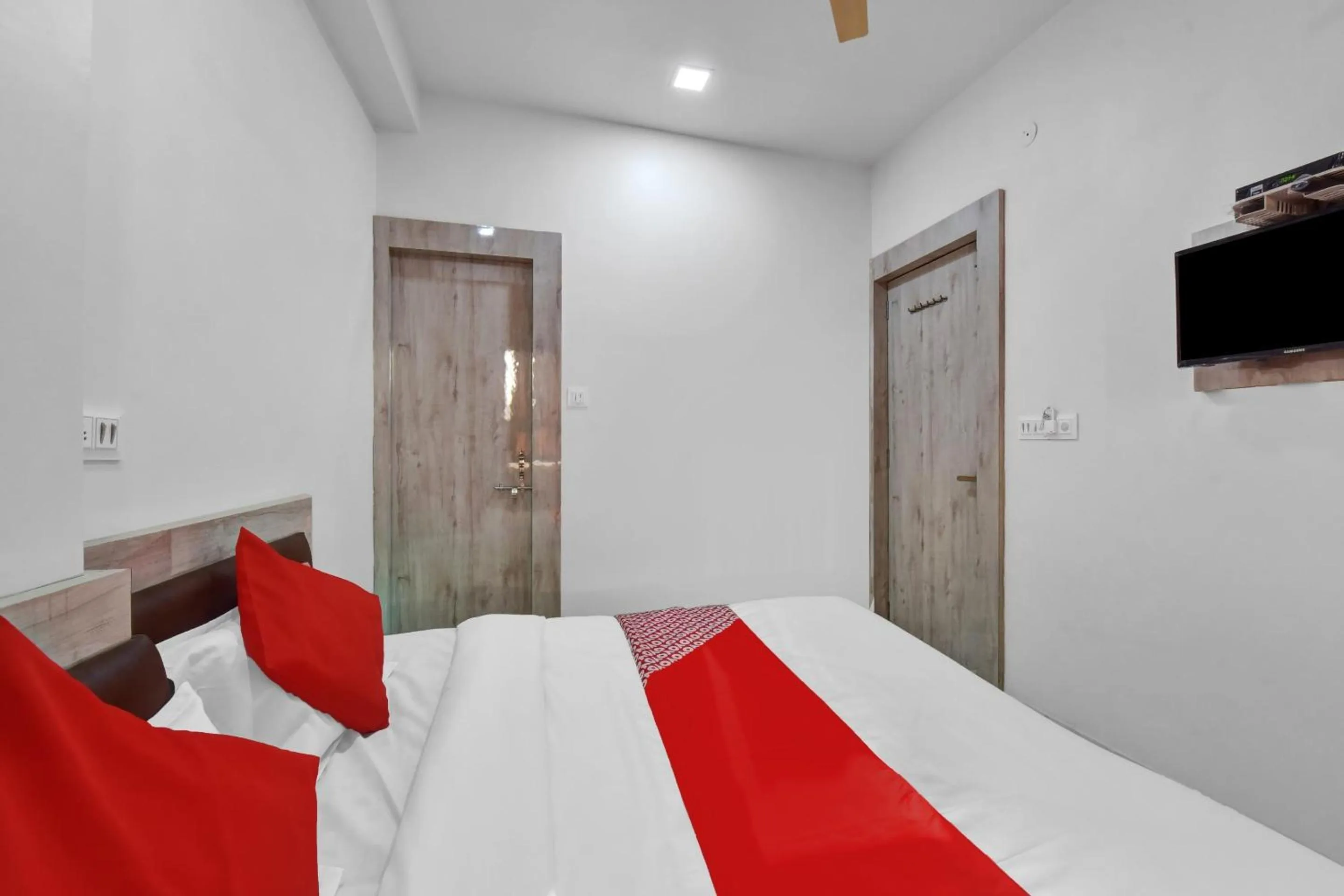 Bedroom, Bed in Hotel O Grand L M